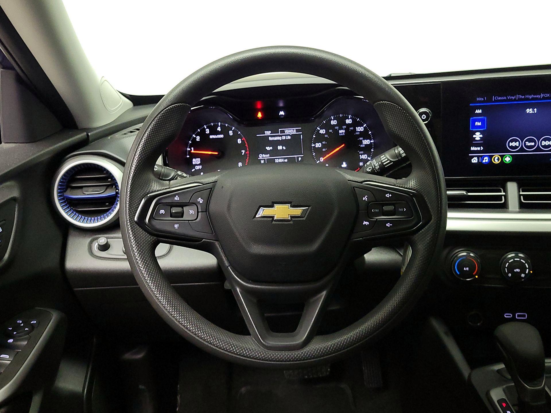 Thumbnail: 2024 Chevrolet Trax - 10