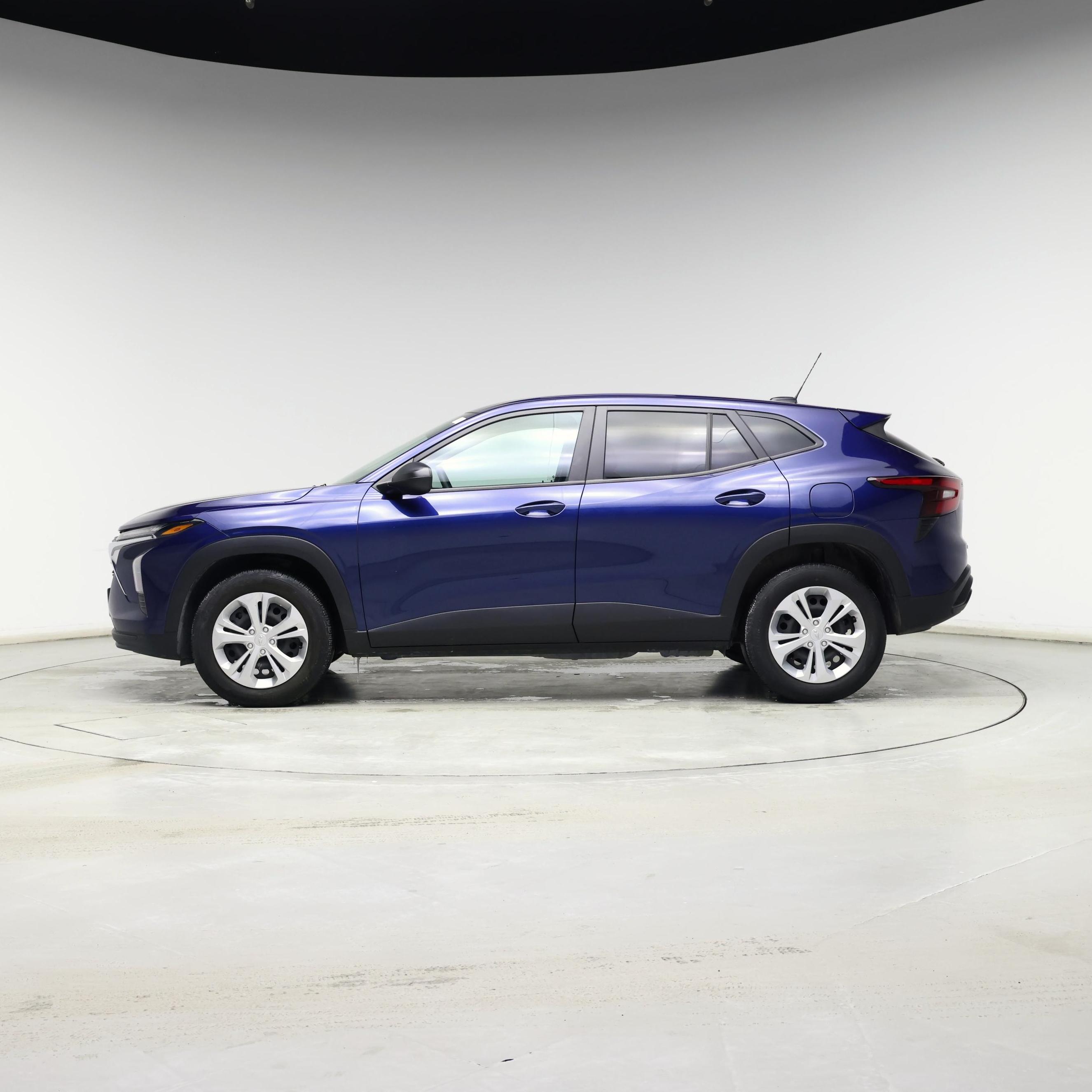 Thumbnail: 2024 Chevrolet Trax - 3