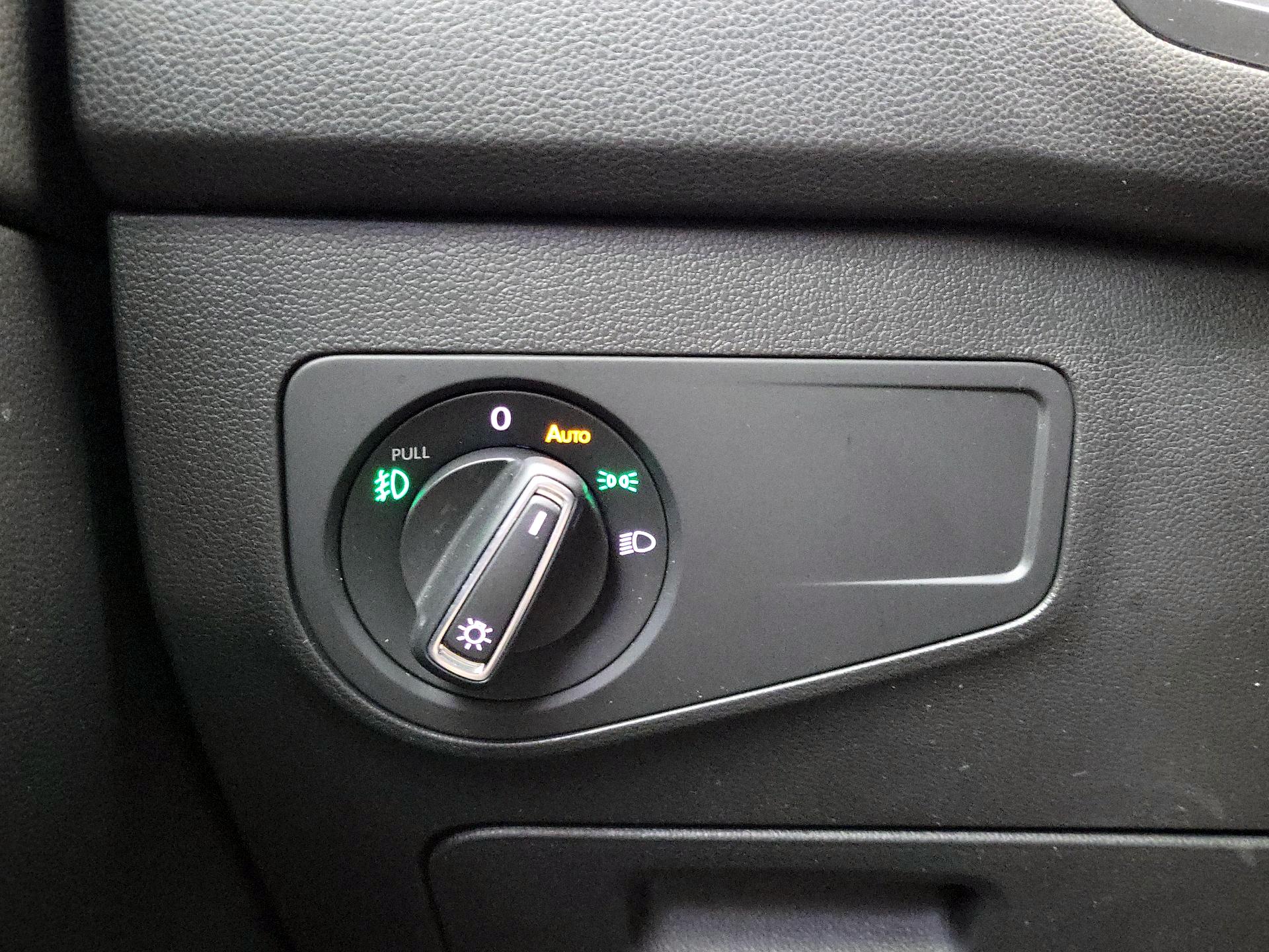 Thumbnail: 2019 Volkswagen Tiguan - 13