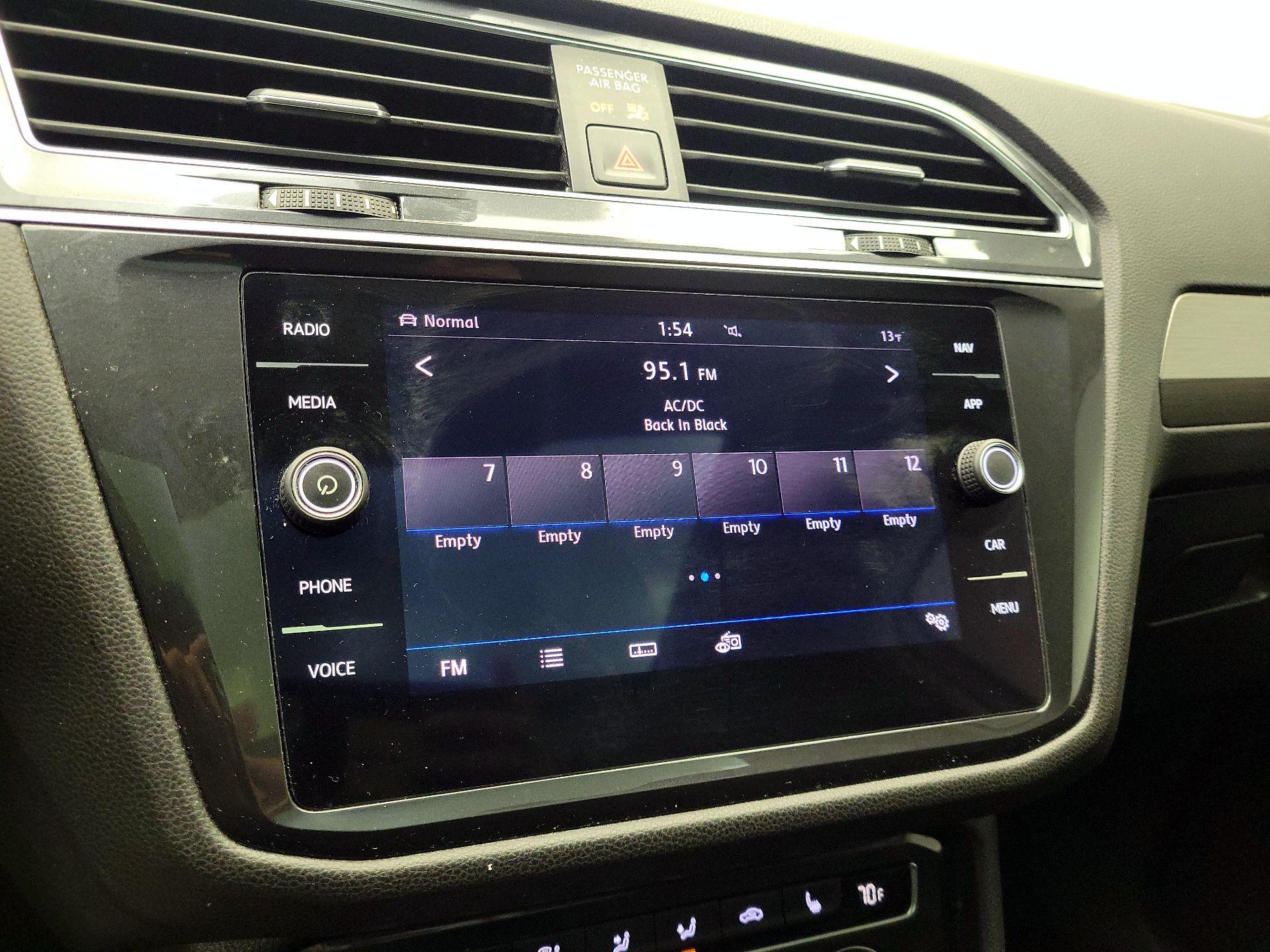 Thumbnail: 2019 Volkswagen Tiguan - 16