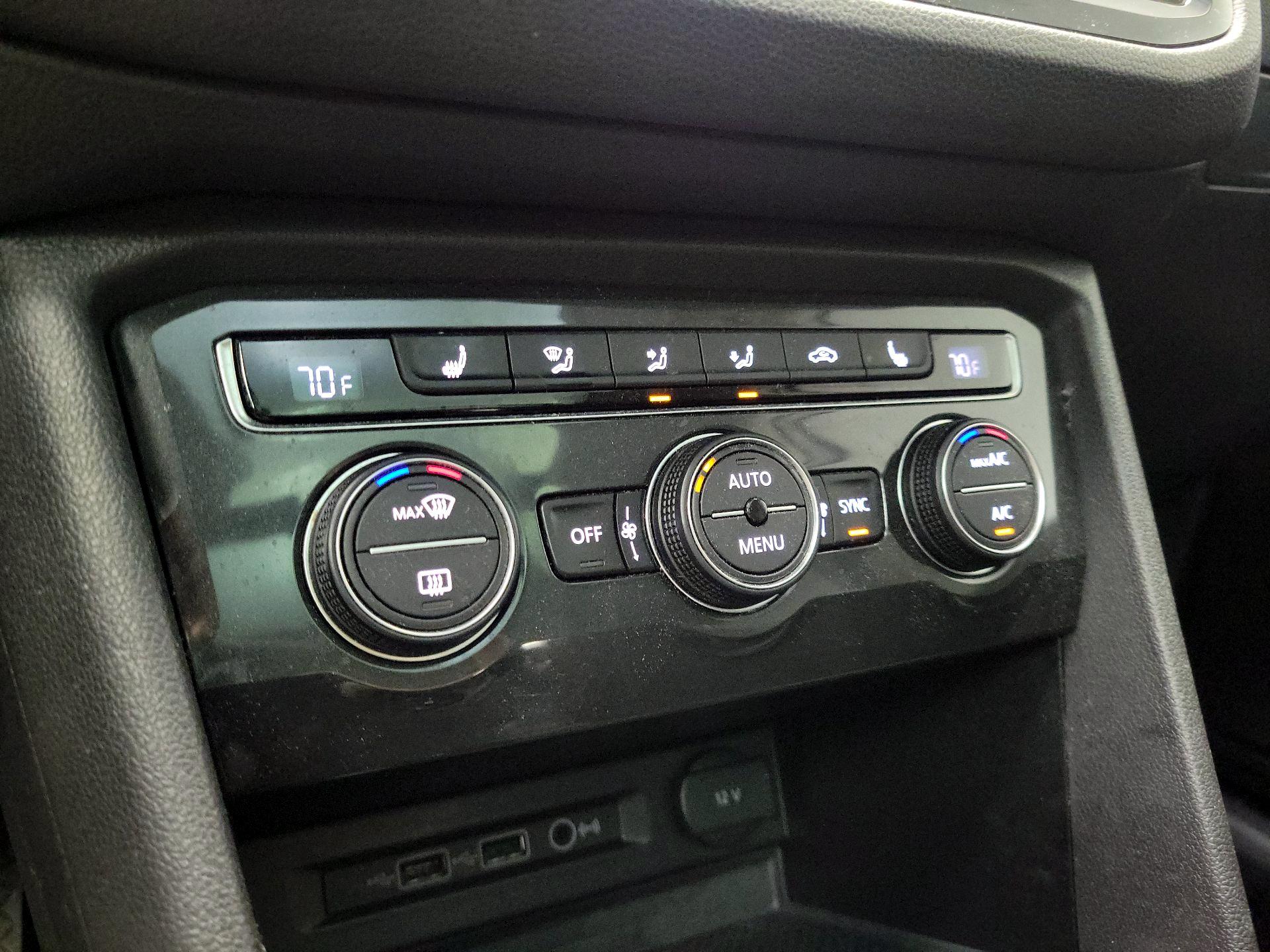 Thumbnail: 2019 Volkswagen Tiguan - 17