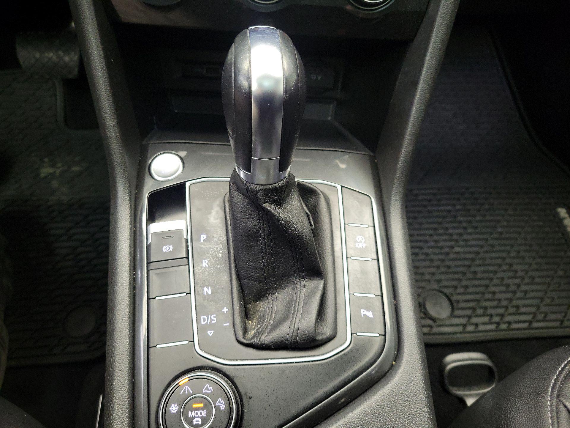 Thumbnail: 2019 Volkswagen Tiguan - 18