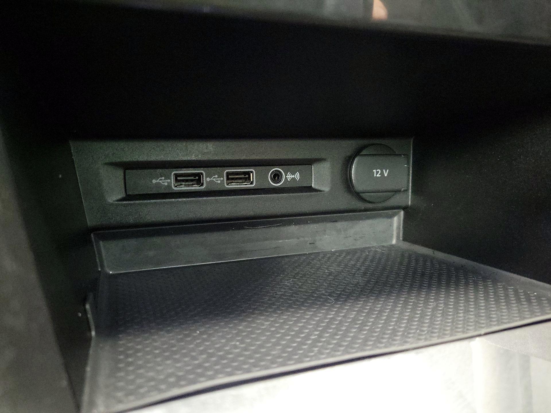 Thumbnail: 2019 Volkswagen Tiguan - 19