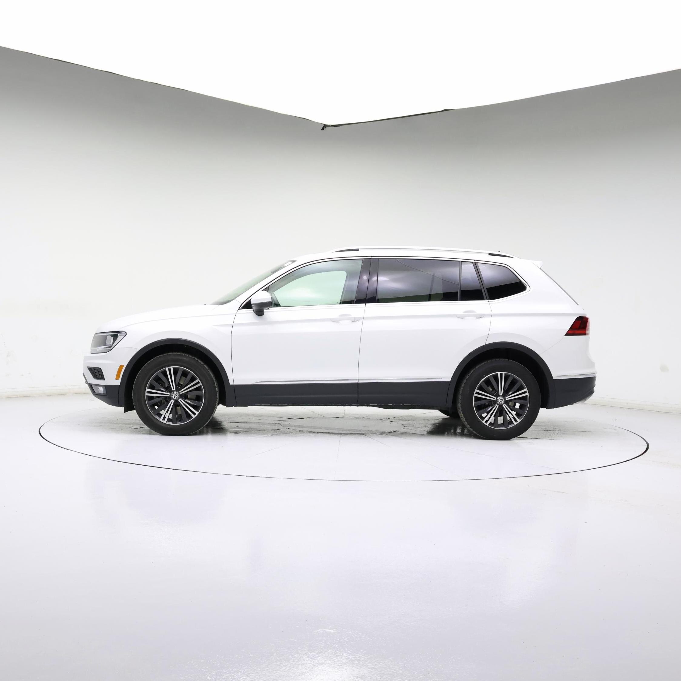 Thumbnail: 2019 Volkswagen Tiguan - 3