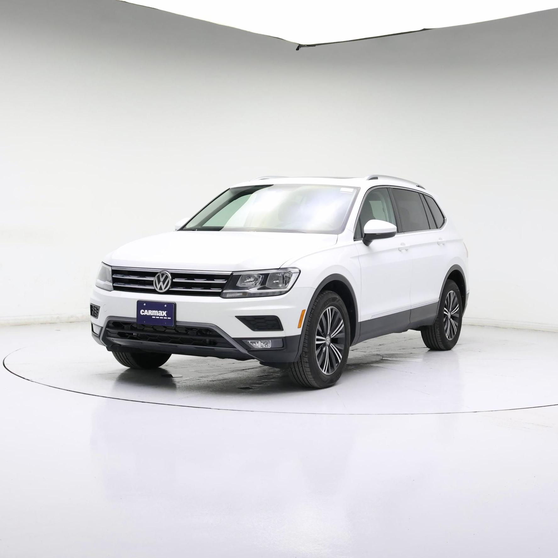 Thumbnail: 2019 Volkswagen Tiguan - 4