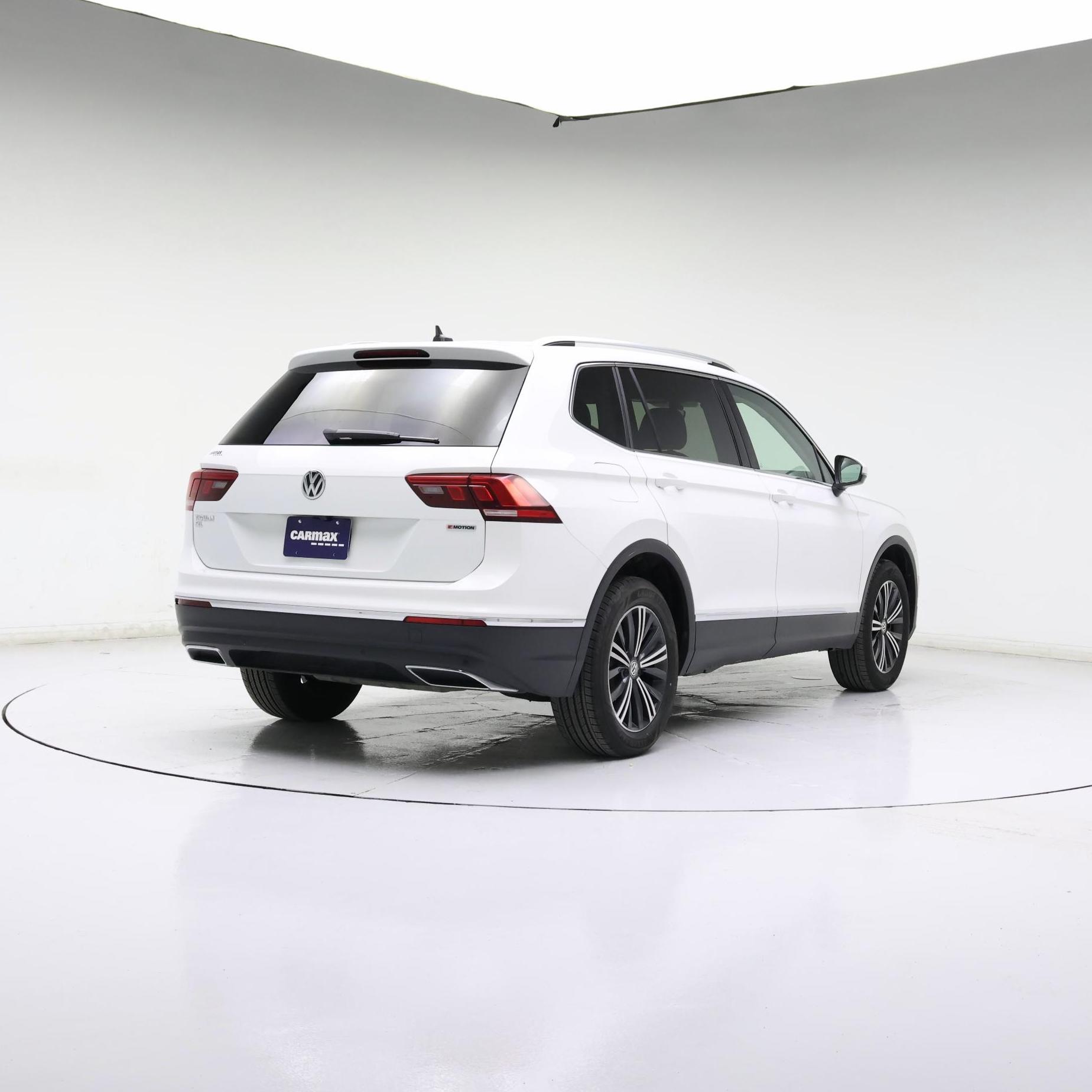 Thumbnail: 2019 Volkswagen Tiguan - 8