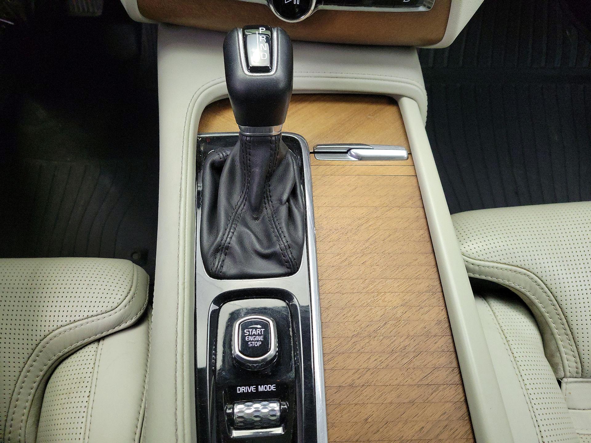 Thumbnail: 2019 Volvo XC90 - 17