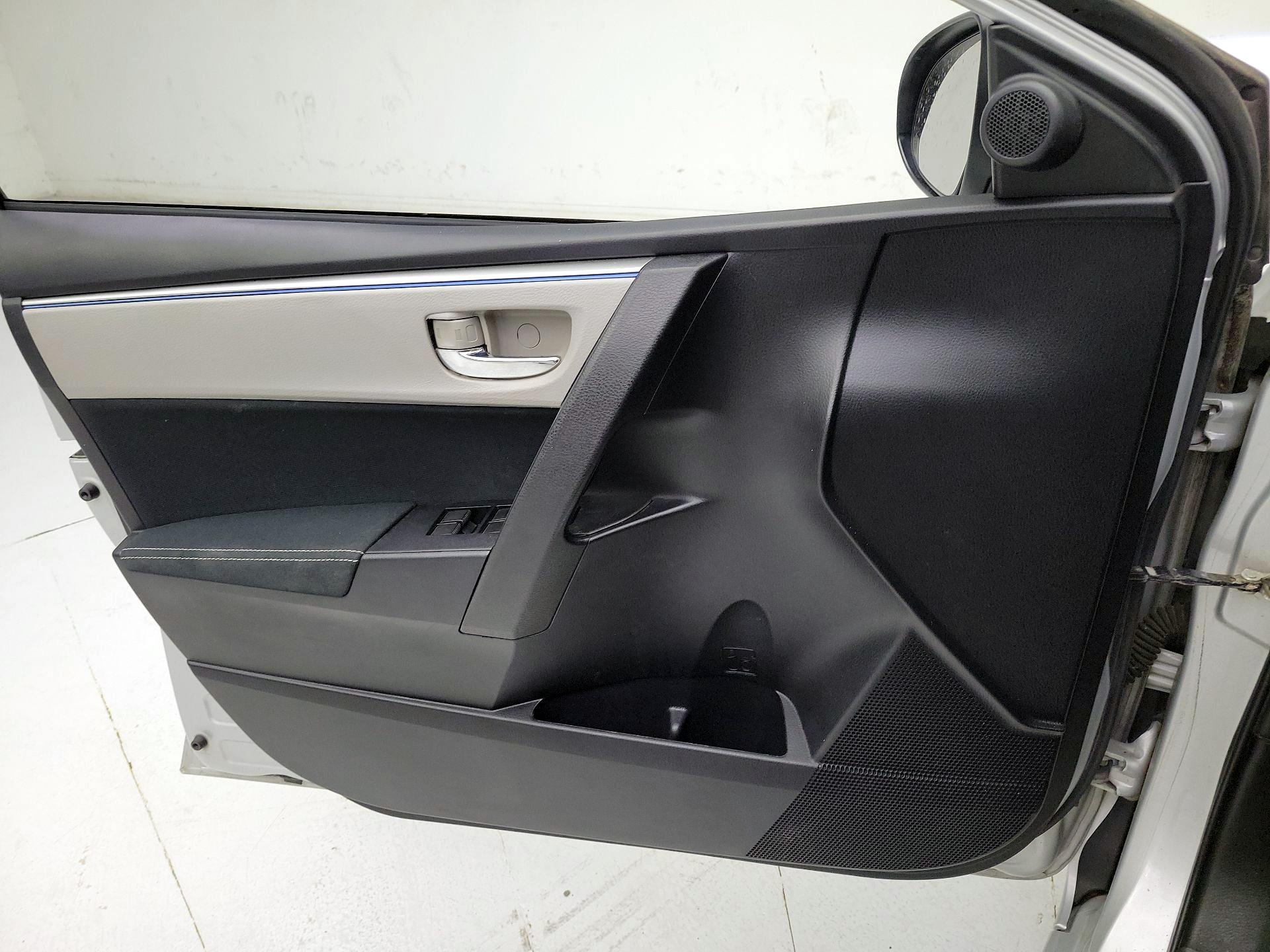 Thumbnail: 2016 Toyota Corolla - 12