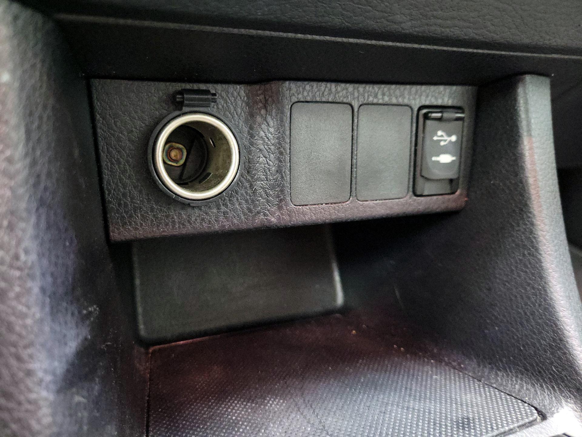 Thumbnail: 2016 Toyota Corolla - 18