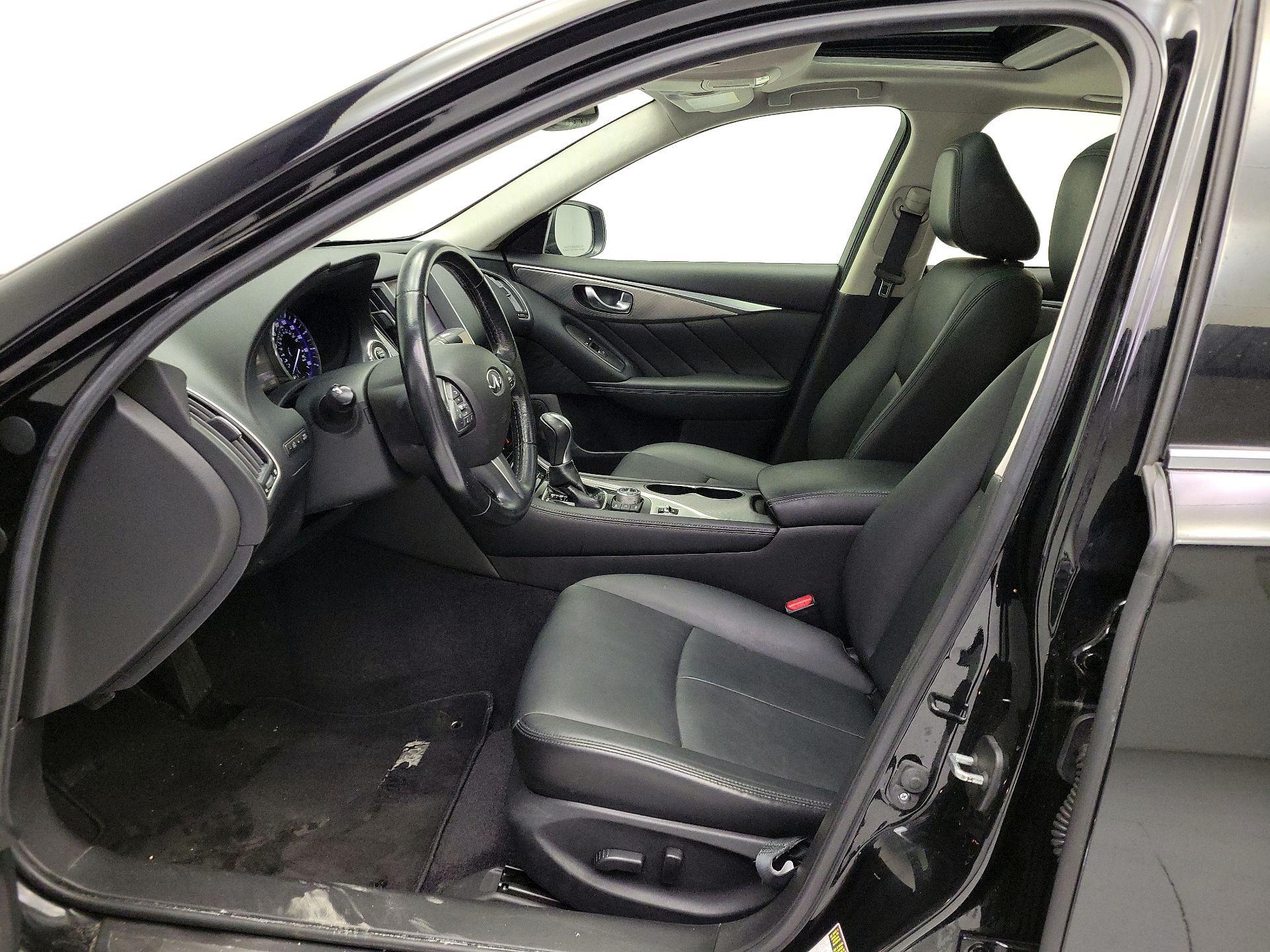 Thumbnail: 2016 INFINITI Q50 - 11