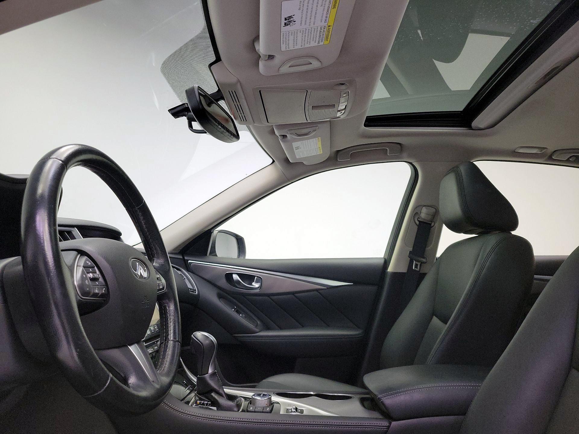 Thumbnail: 2016 INFINITI Q50 - 18