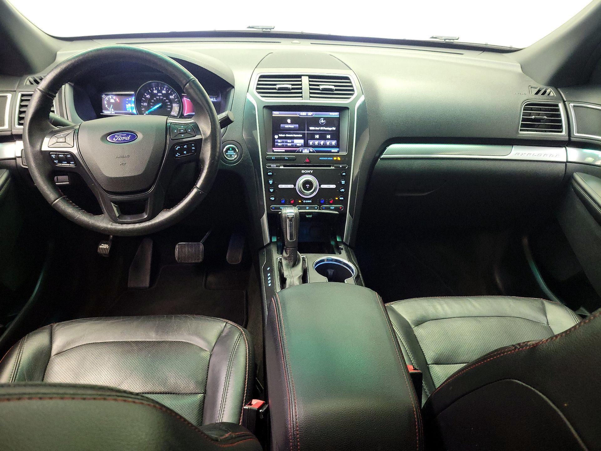 Thumbnail: 2016 Ford Explorer - 9