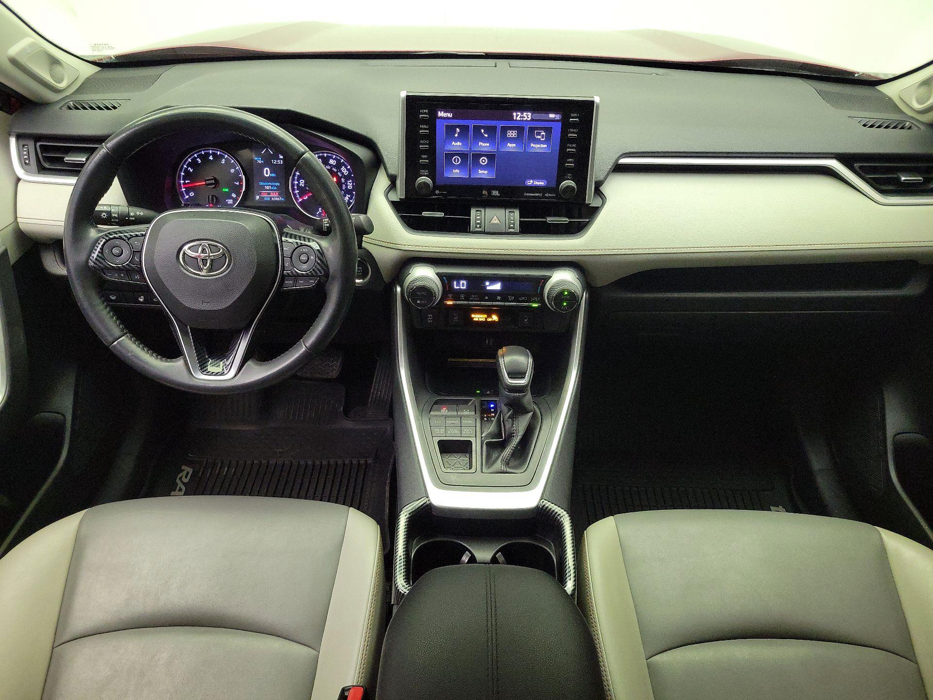 Thumbnail: 2019 Toyota RAV4 - 9