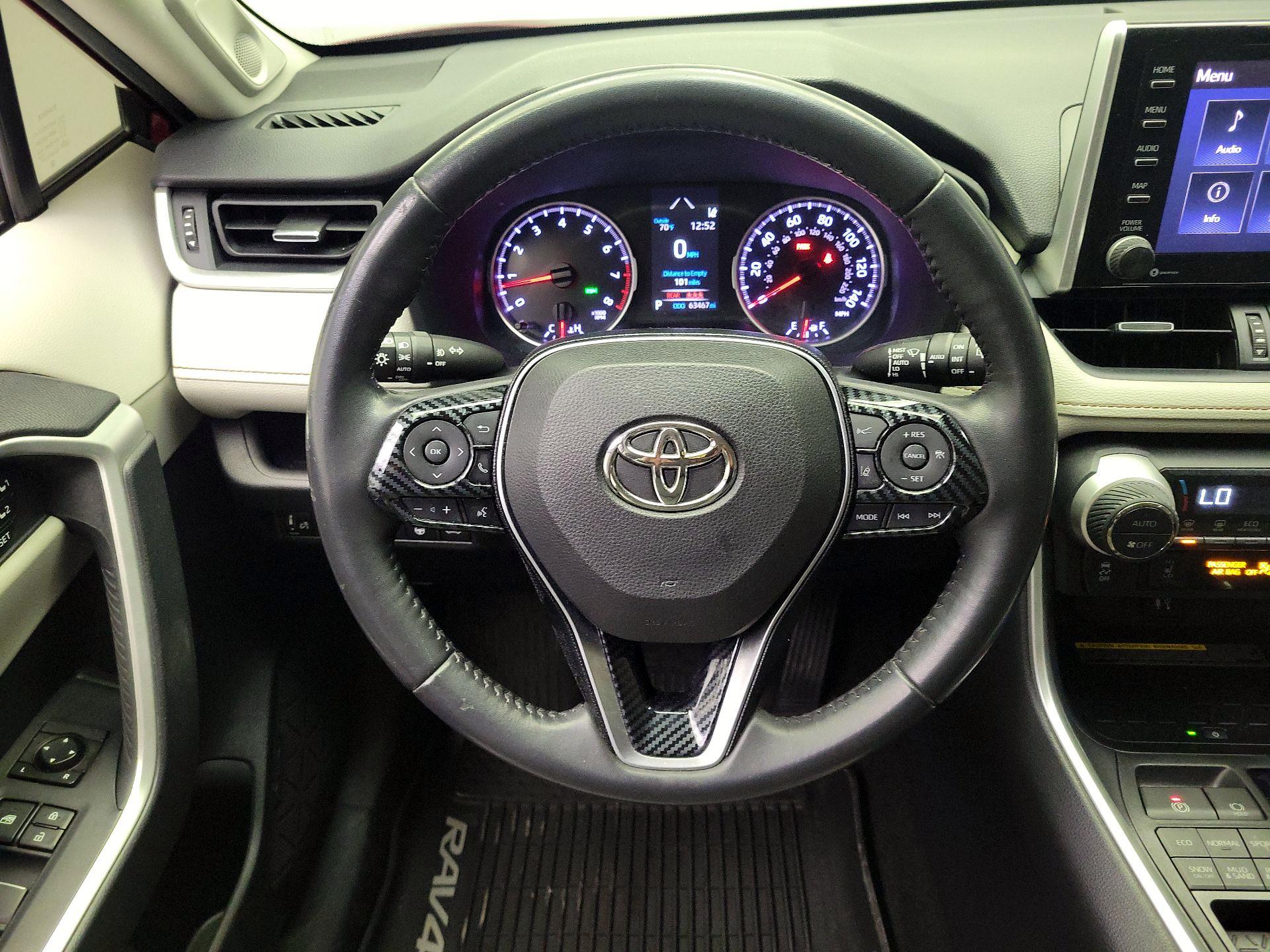 Thumbnail: 2019 Toyota RAV4 - 10