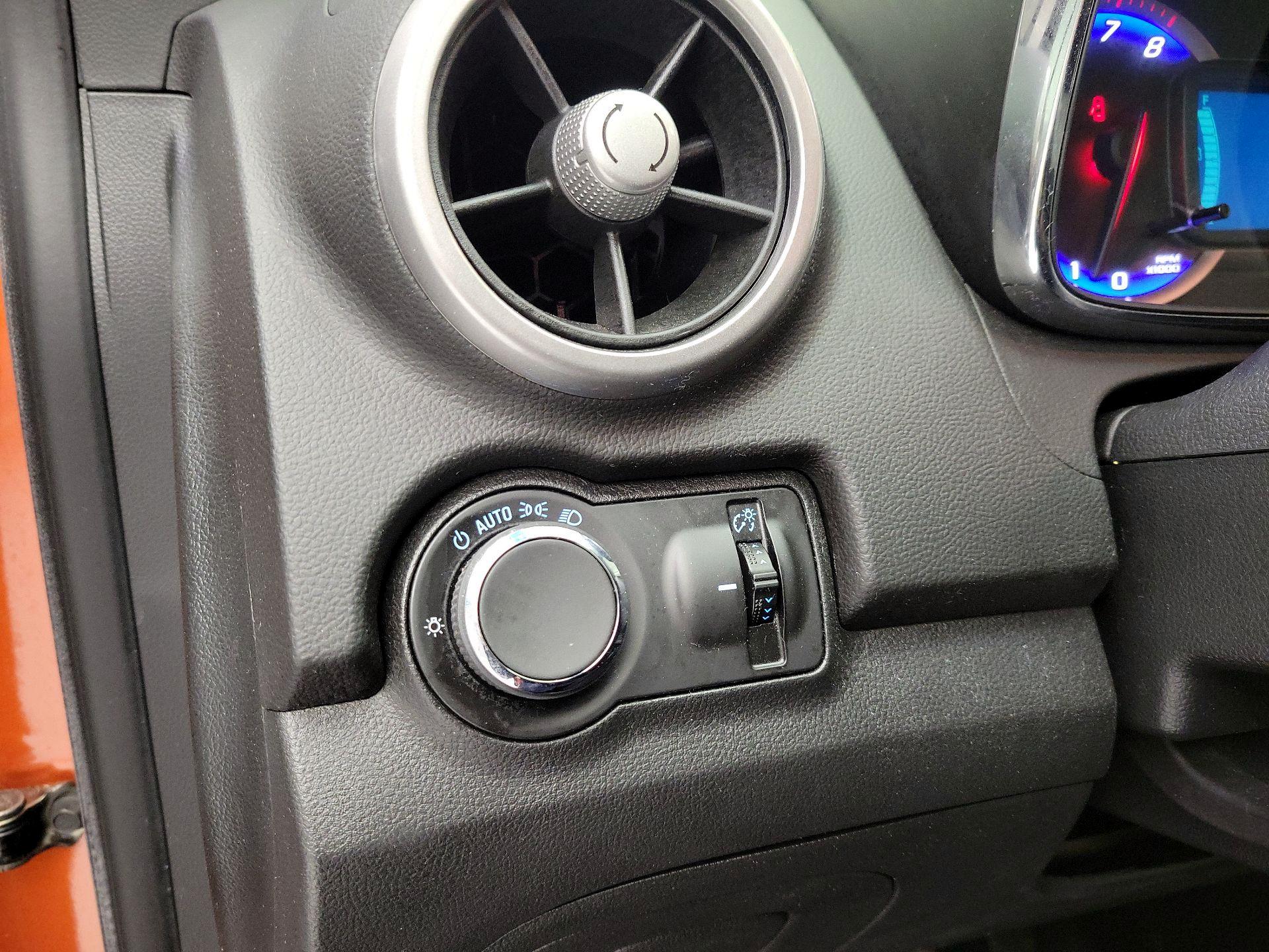 Thumbnail: 2015 Chevrolet Trax - 13