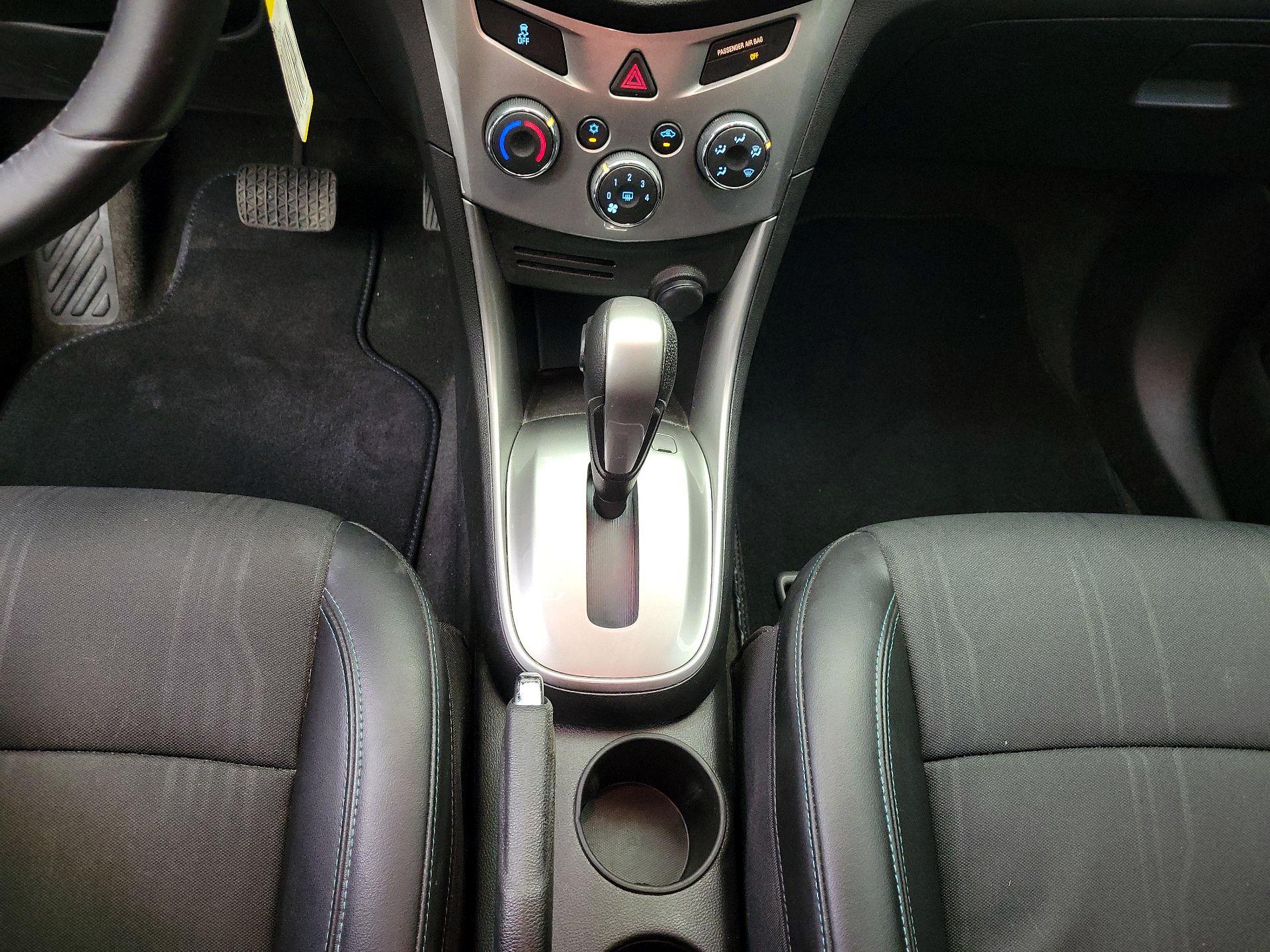 Thumbnail: 2015 Chevrolet Trax - 17