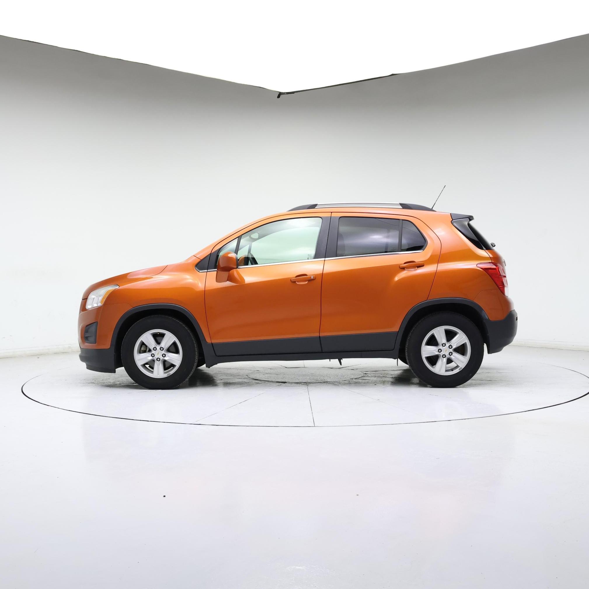 Thumbnail: 2015 Chevrolet Trax - 3