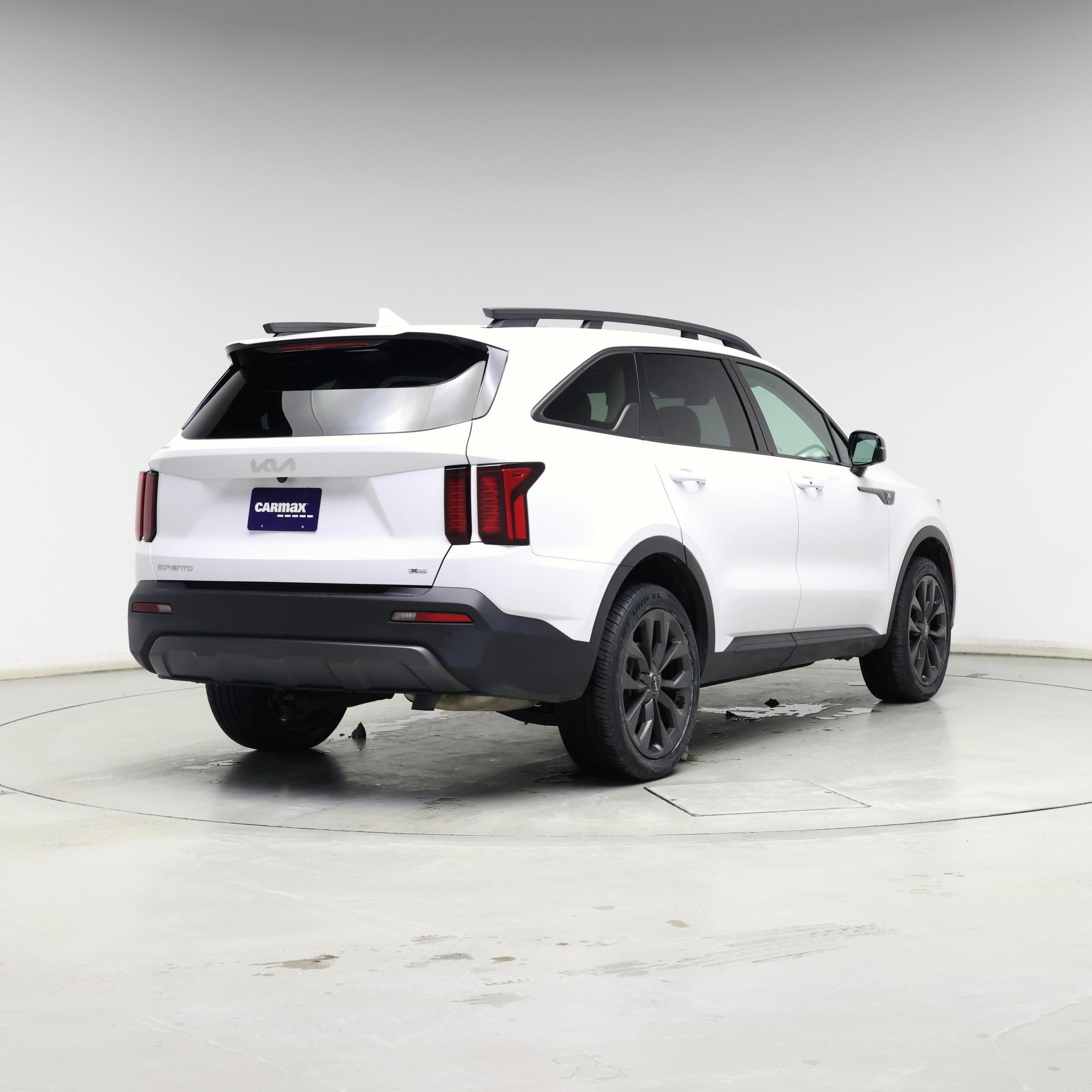 Thumbnail: 2023 Kia Sorento - 8