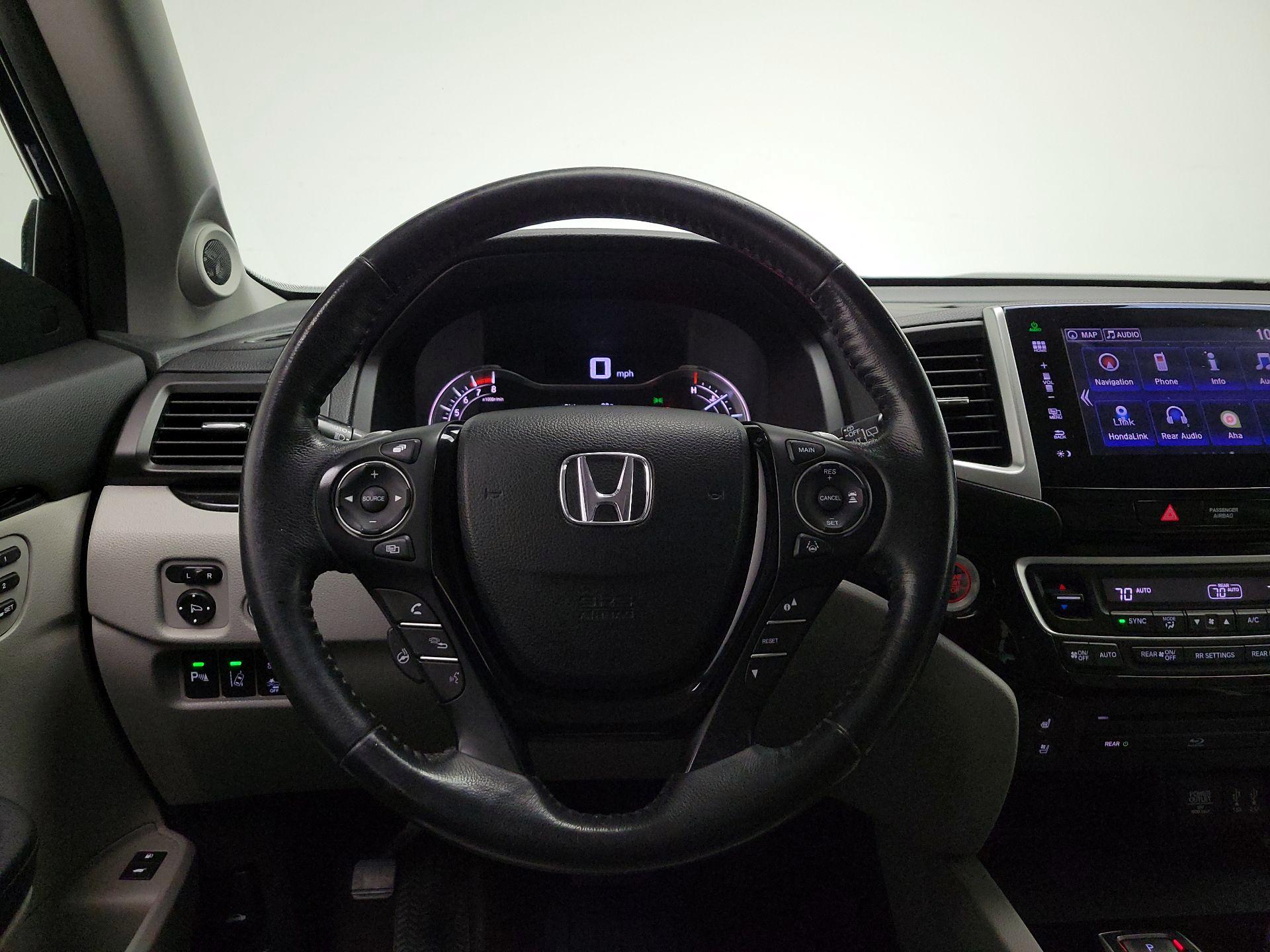 Thumbnail: 2016 Honda Pilot - 10