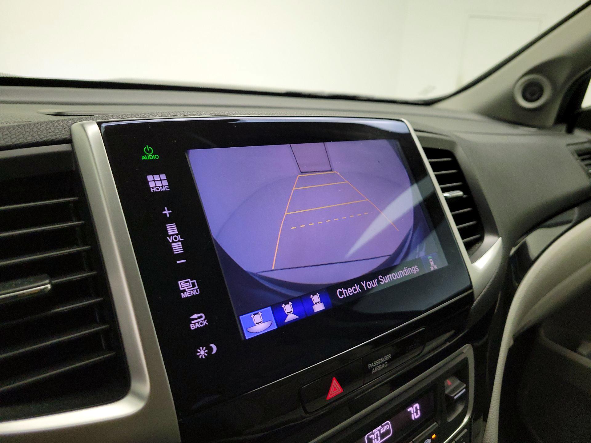 Thumbnail: 2016 Honda Pilot - 15