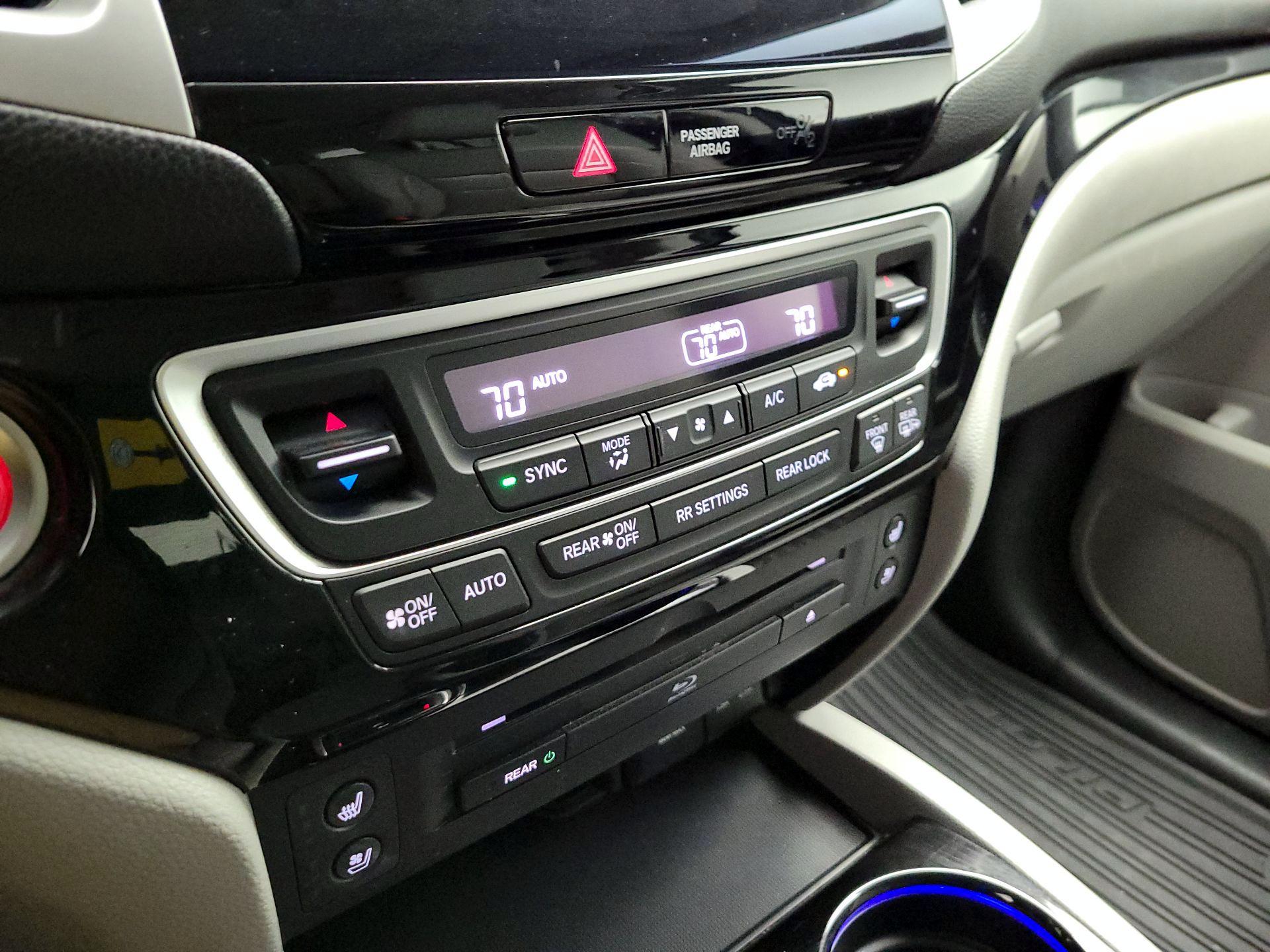 Thumbnail: 2016 Honda Pilot - 17