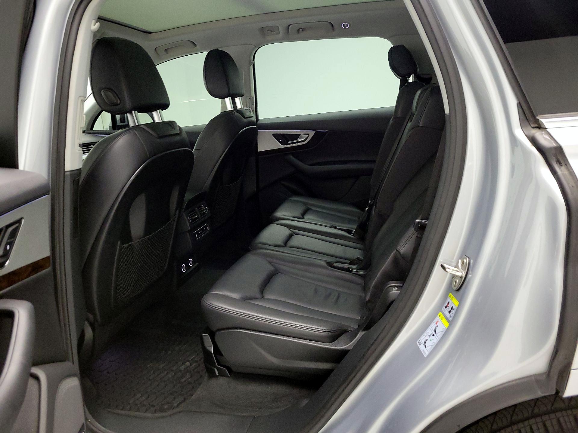 Thumbnail: 2019 Audi Q7 - 19