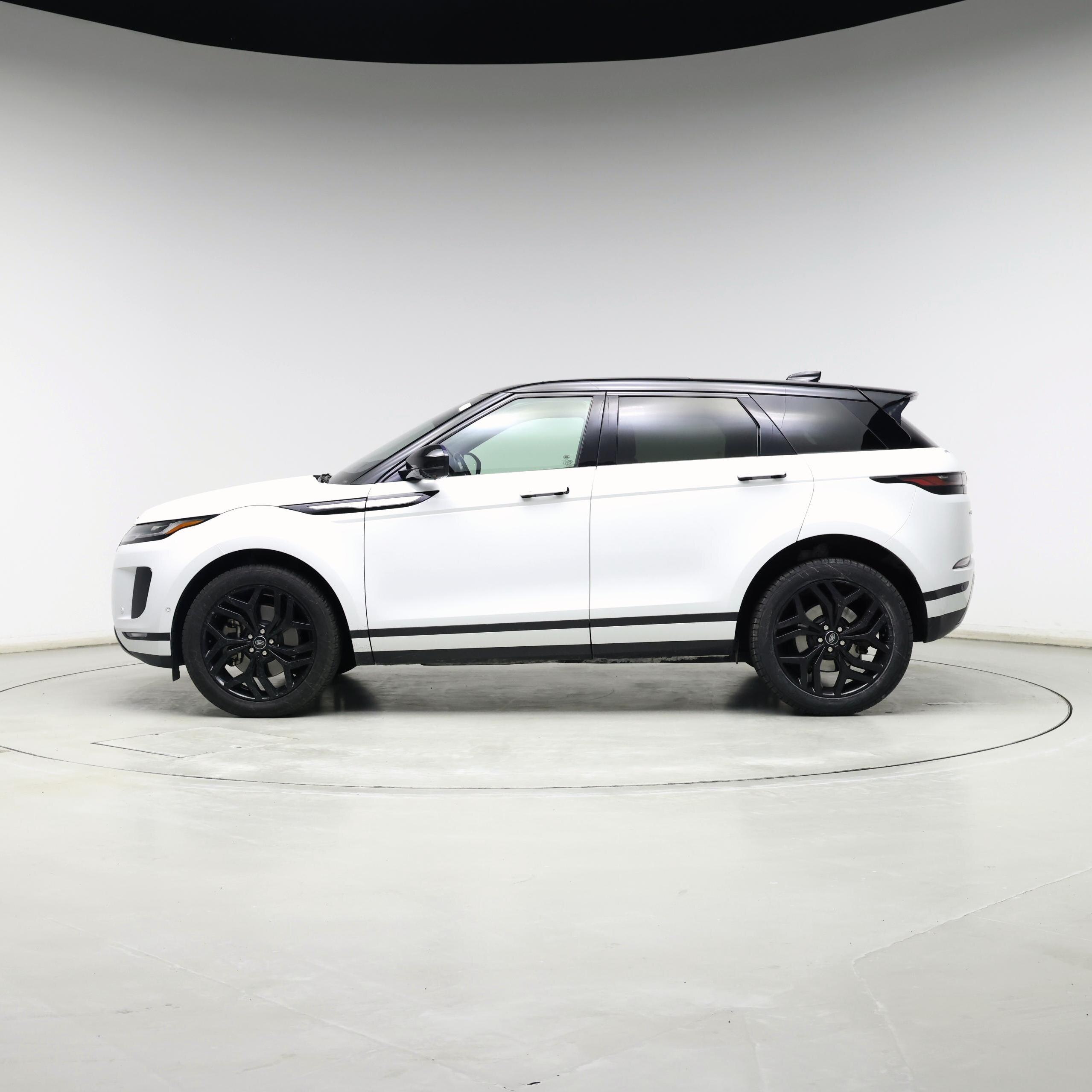Thumbnail: 2021 Land Rover Range Rover Evoque - 3