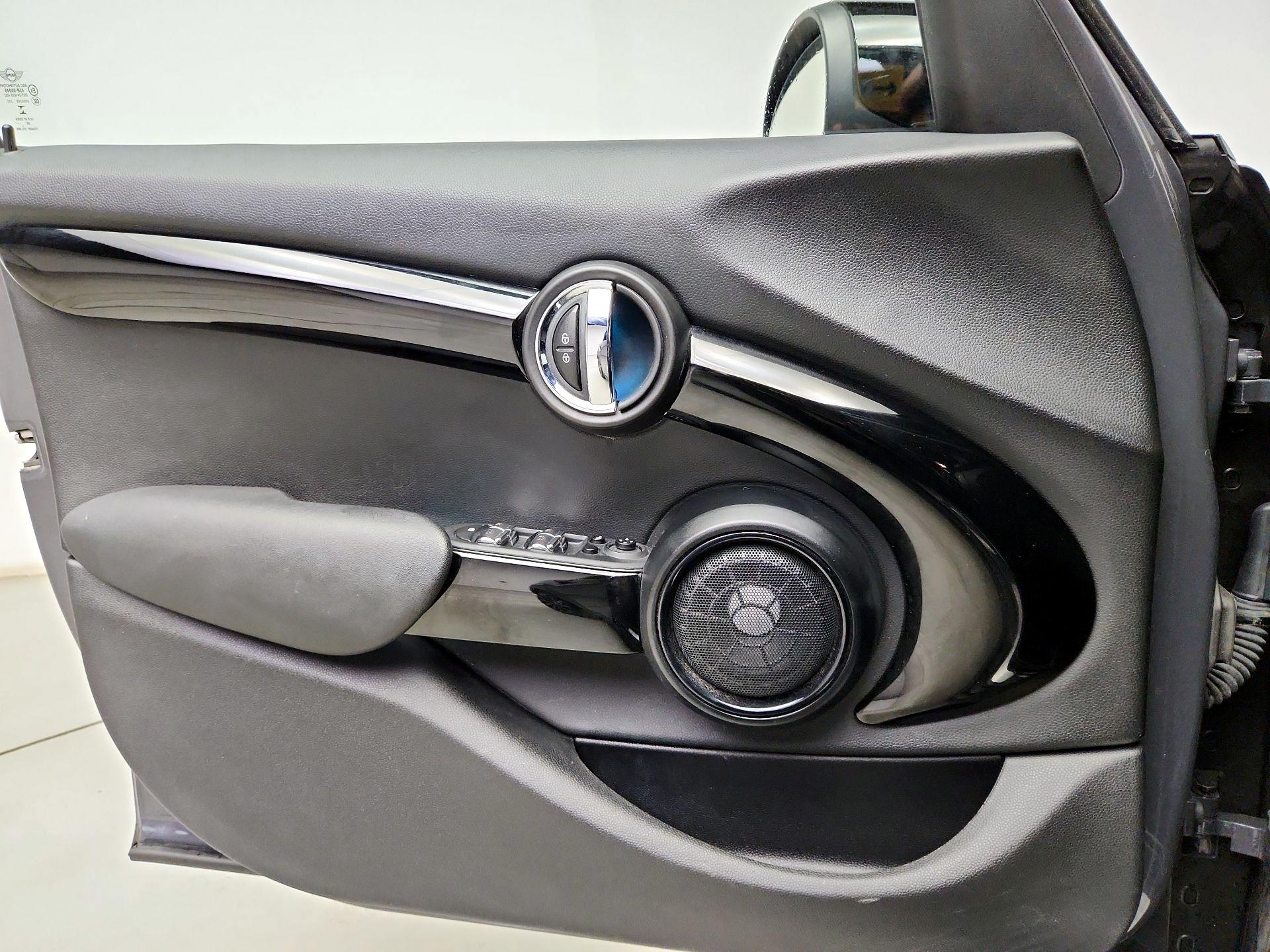 Thumbnail: 2021 MINI Cooper Hardtop - 12