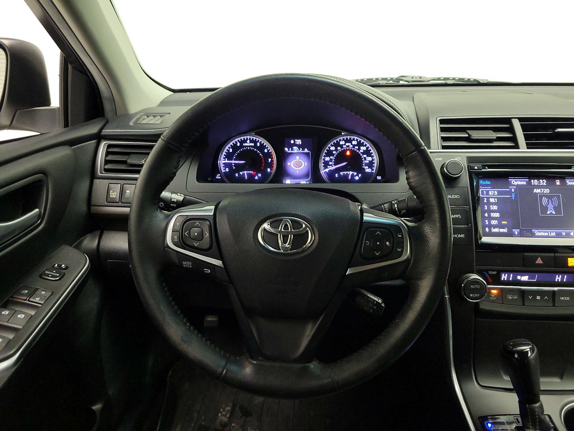 Thumbnail: 2015 Toyota Camry - 10