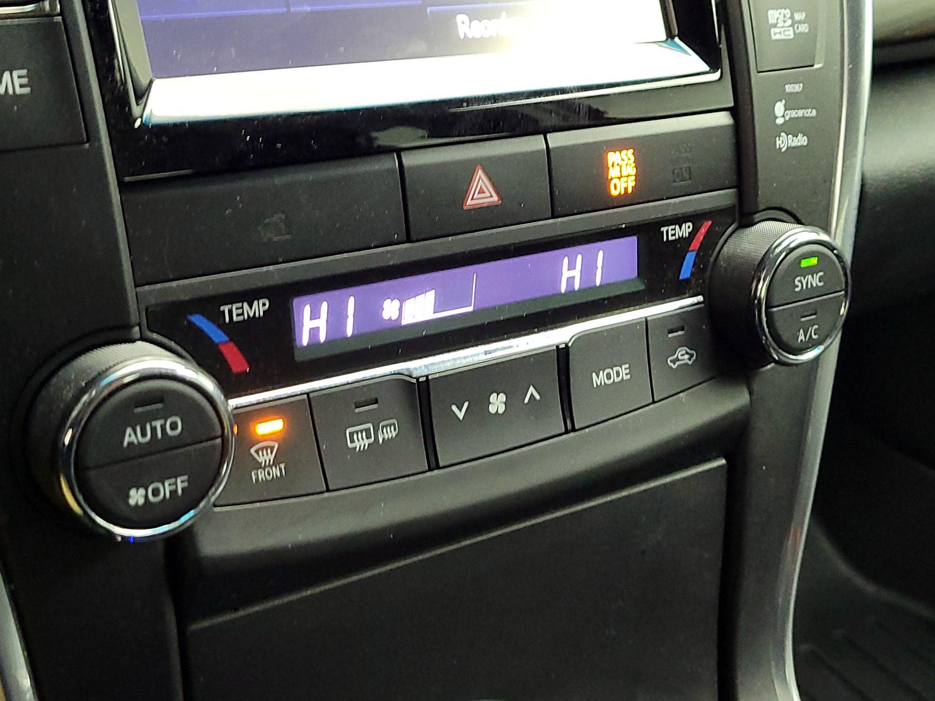 Thumbnail: 2015 Toyota Camry - 15