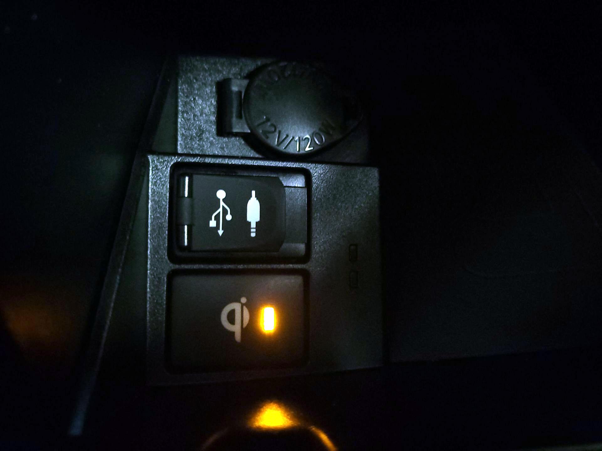 Thumbnail: 2015 Toyota Camry - 17