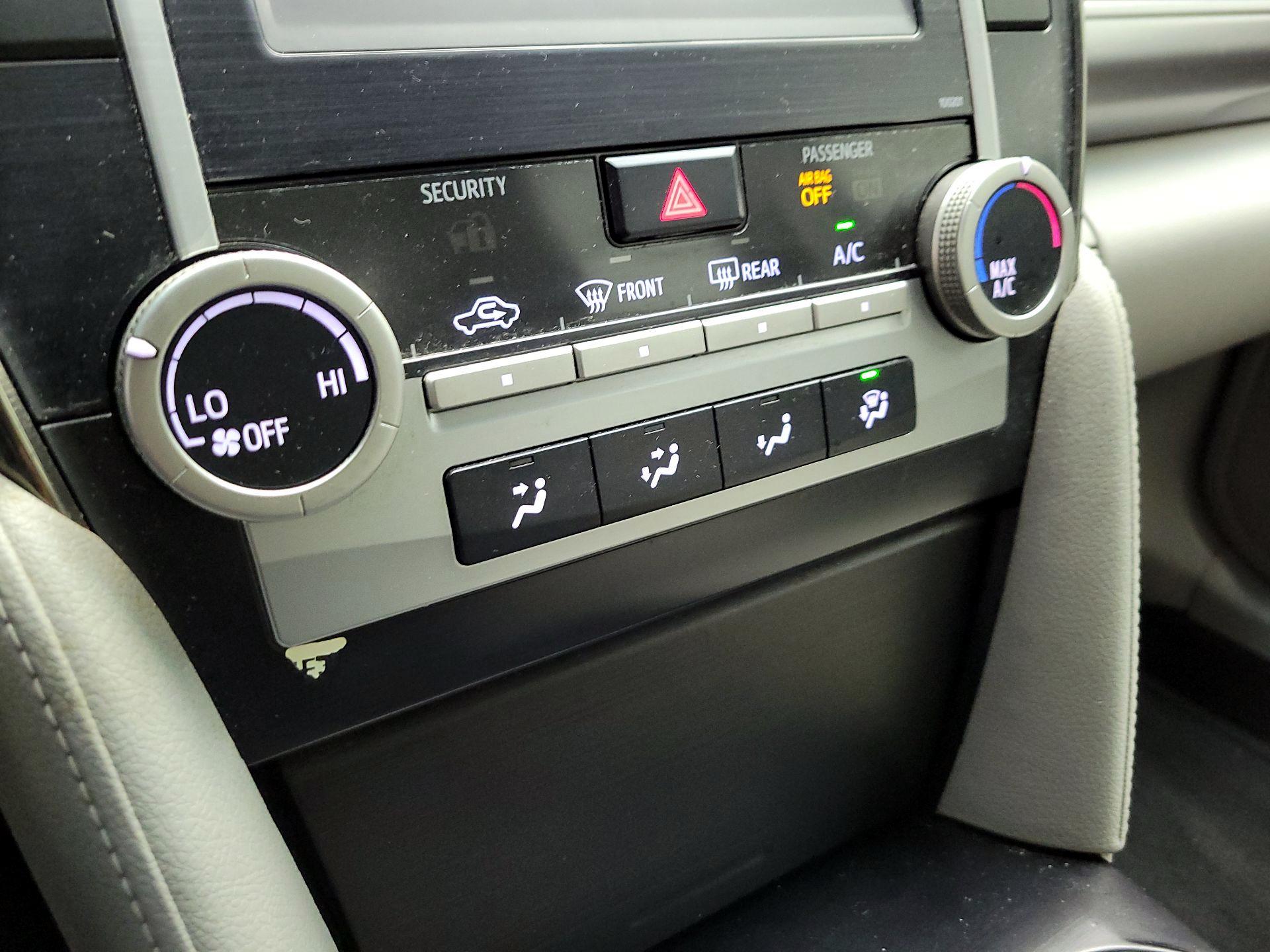 Thumbnail: 2014 Toyota Camry - 15