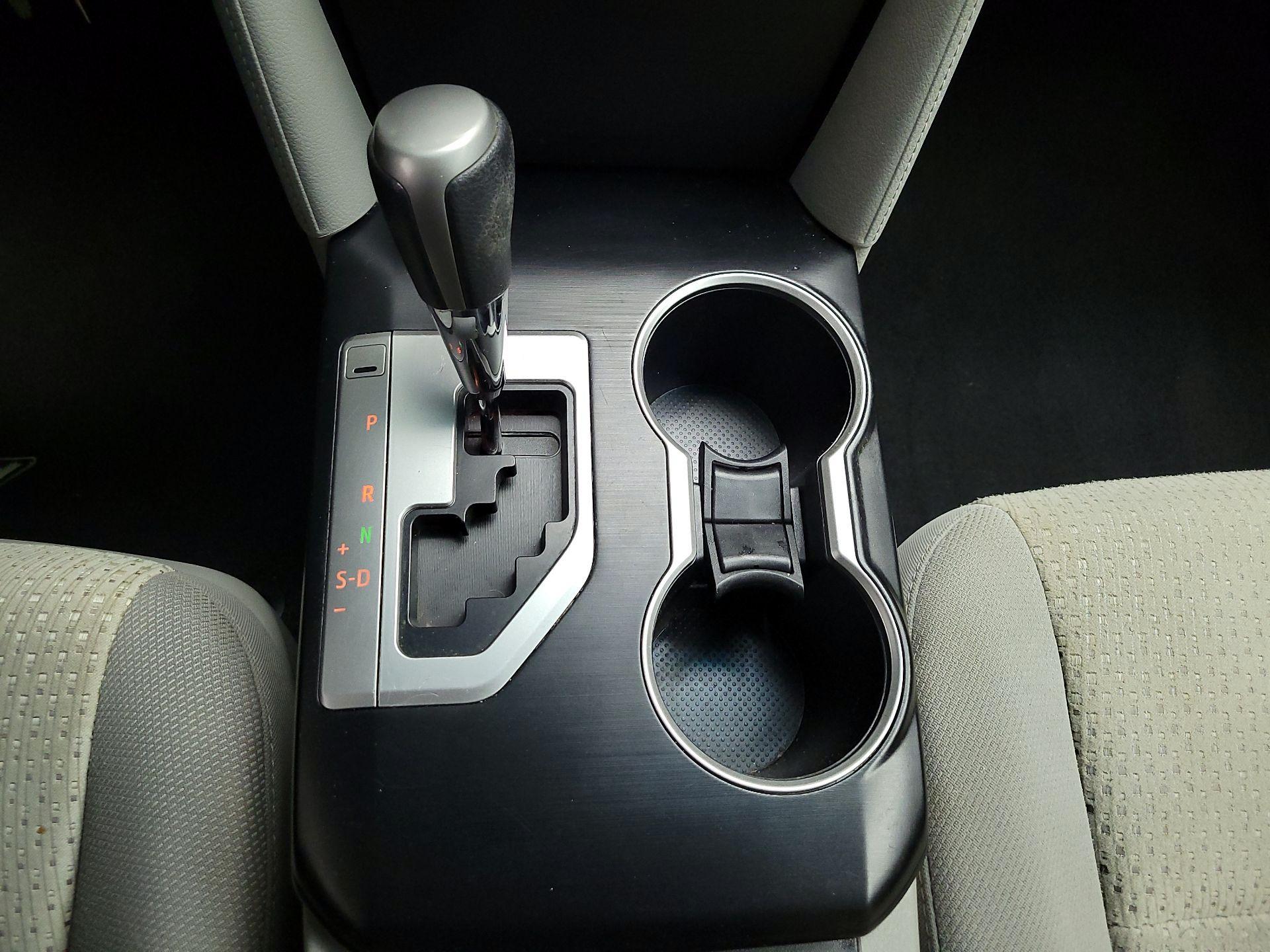 Thumbnail: 2014 Toyota Camry - 16