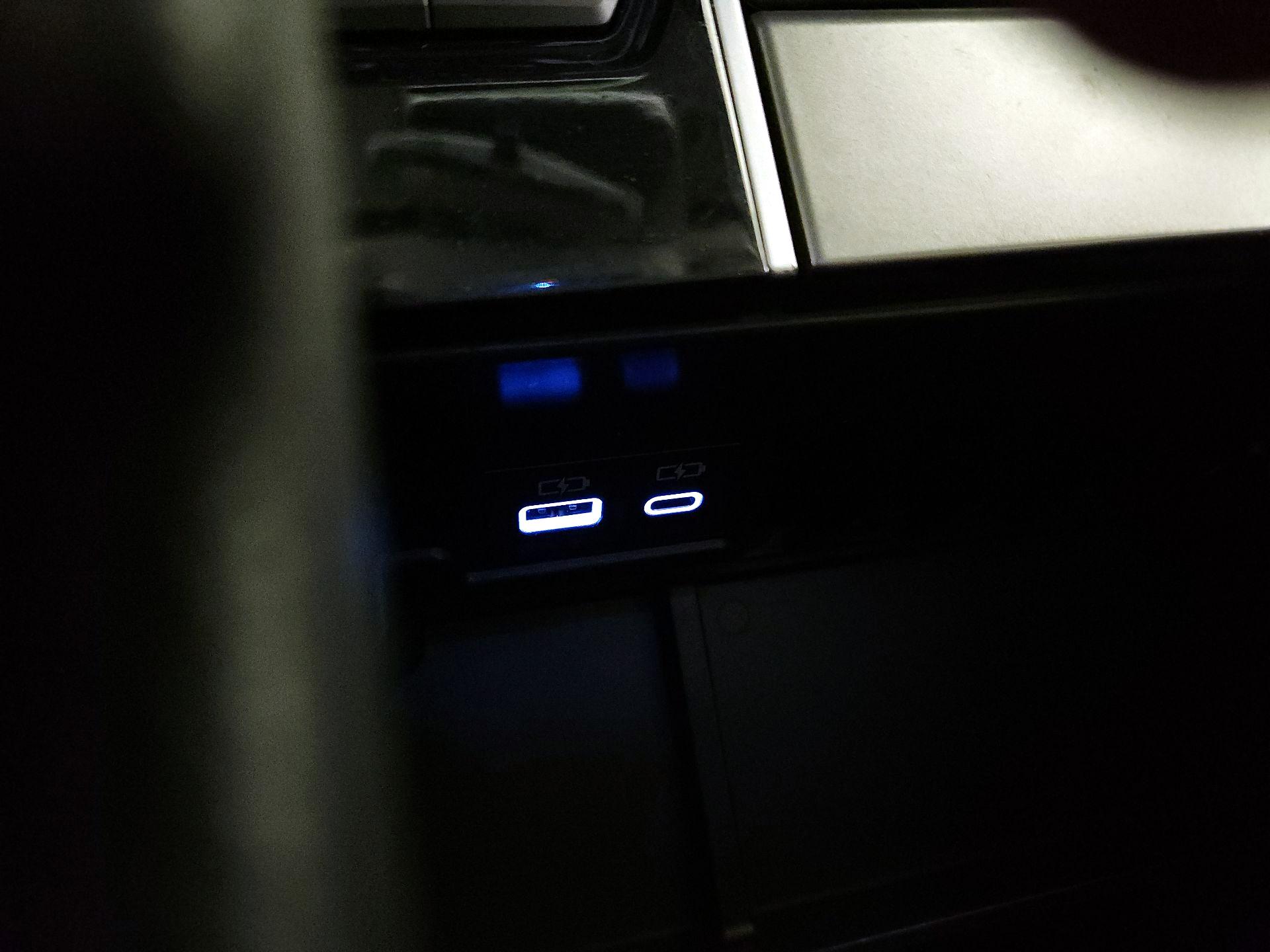 Thumbnail: 2023 Toyota Sequoia - 18