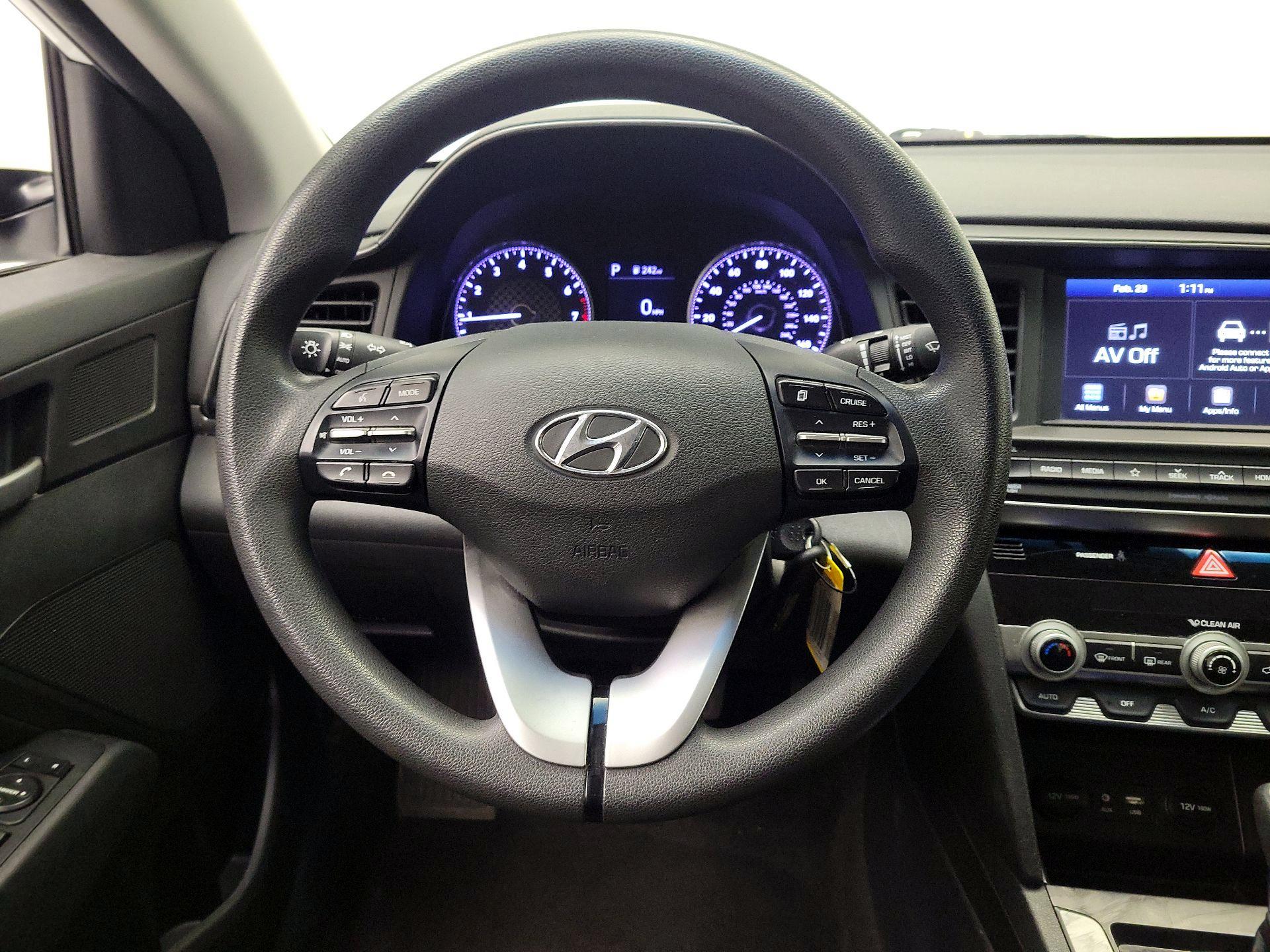 Thumbnail: 2020 Hyundai Elantra - 10