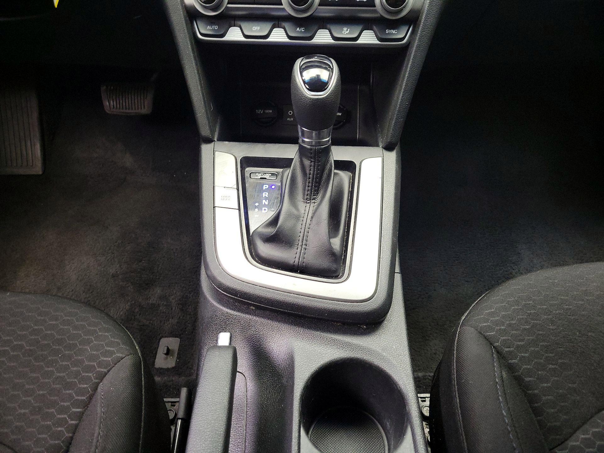 Thumbnail: 2020 Hyundai Elantra - 16