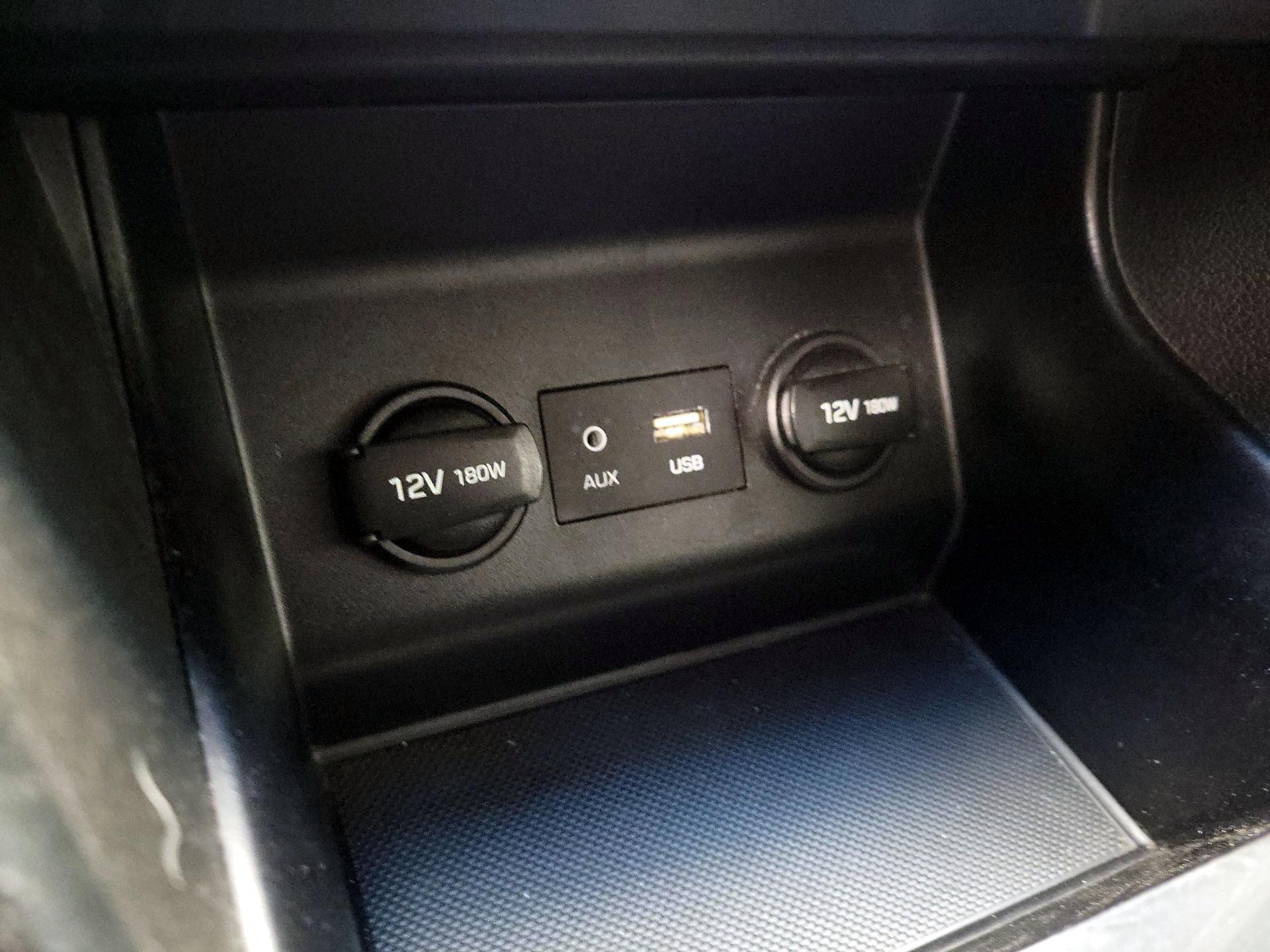 Thumbnail: 2020 Hyundai Elantra - 17