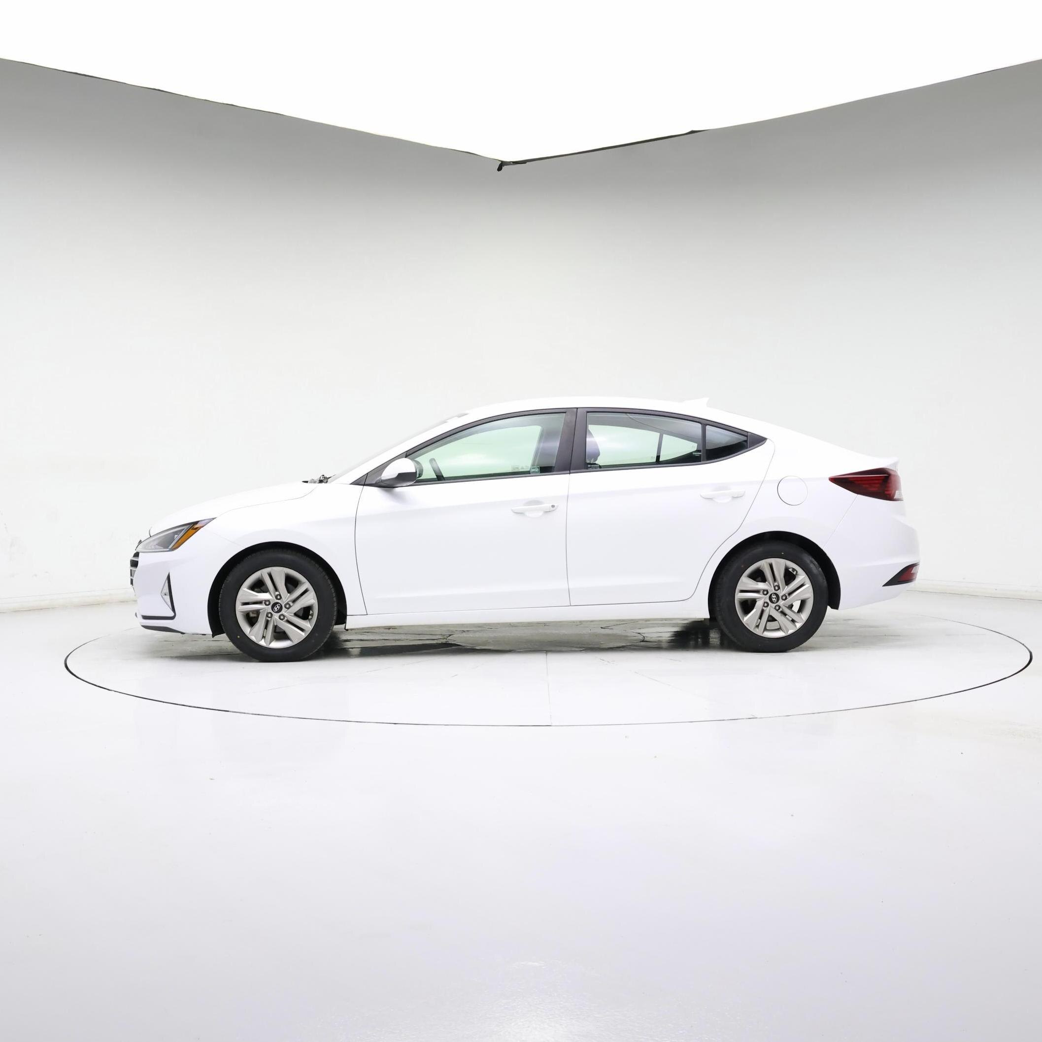 Thumbnail: 2020 Hyundai Elantra - 3