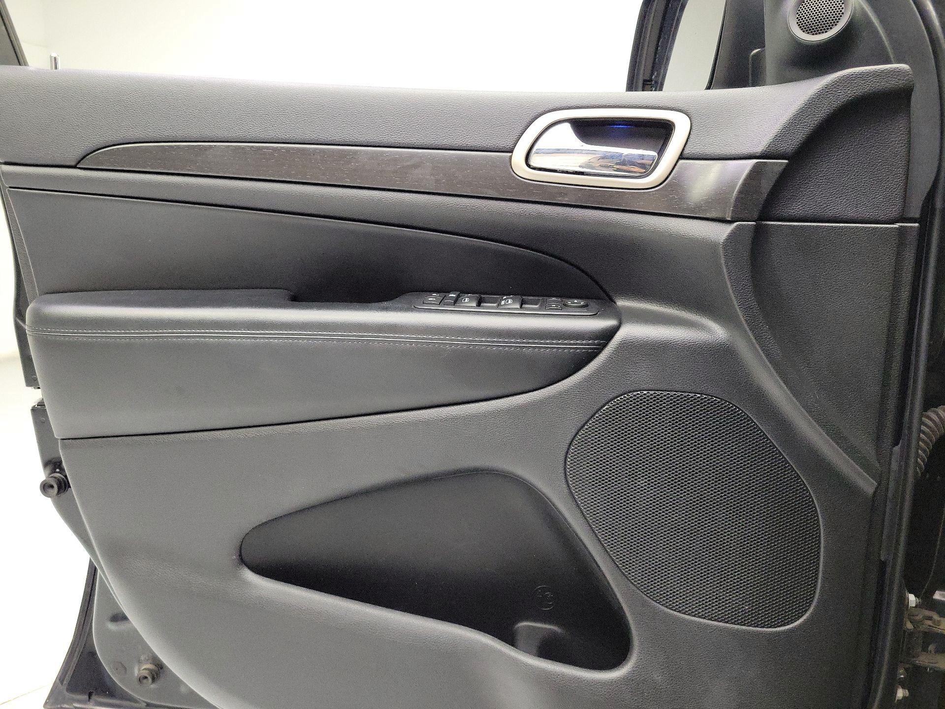 Thumbnail: 2017 Jeep Grand Cherokee - 12