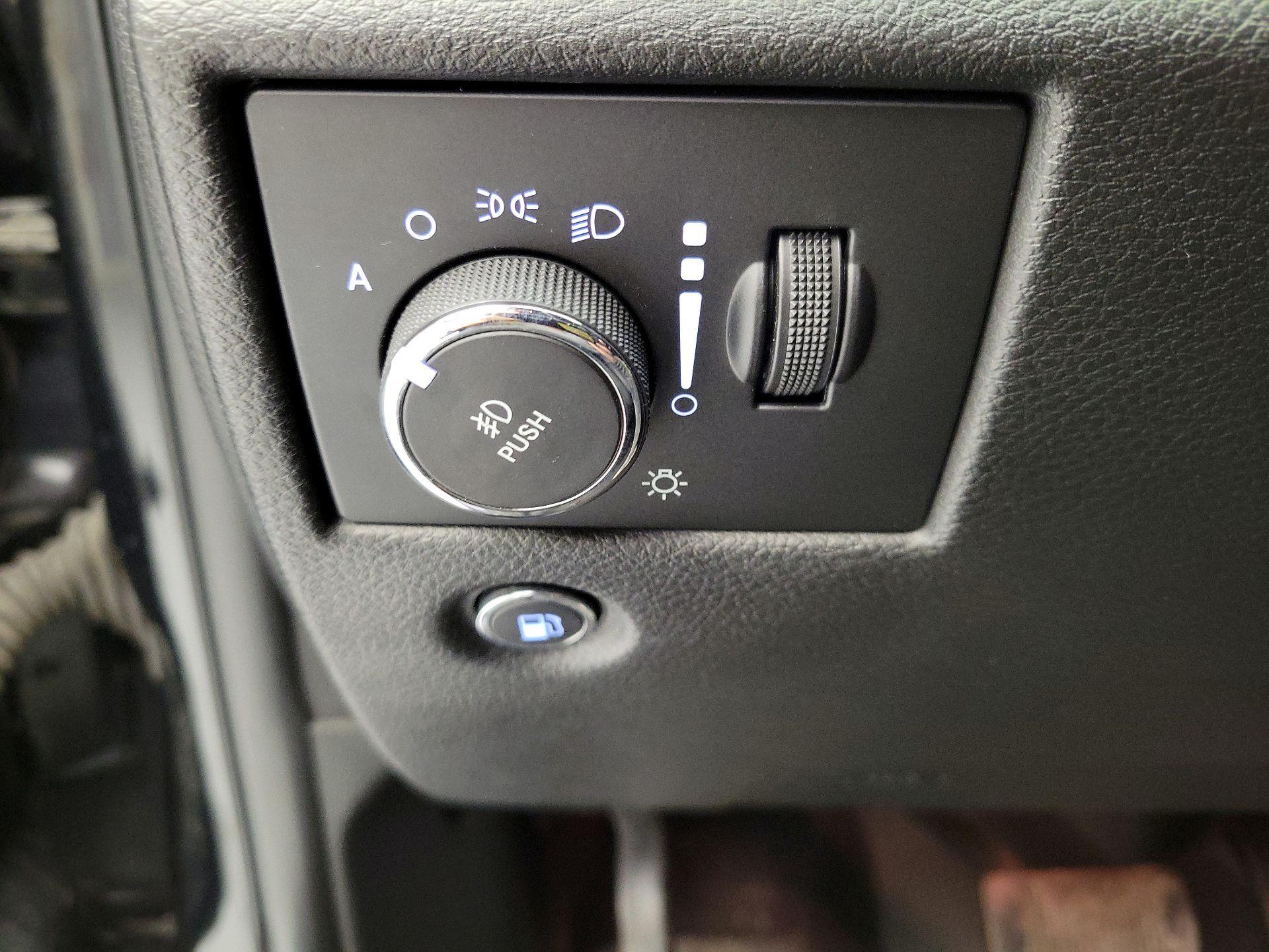 Thumbnail: 2017 Jeep Grand Cherokee - 13