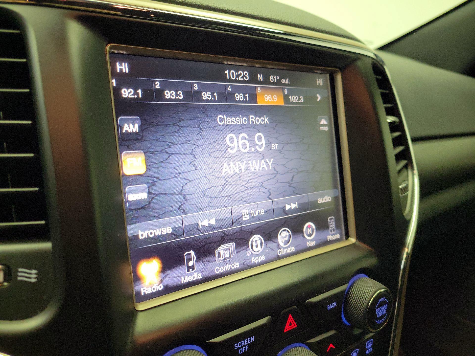 Thumbnail: 2017 Jeep Grand Cherokee - 16