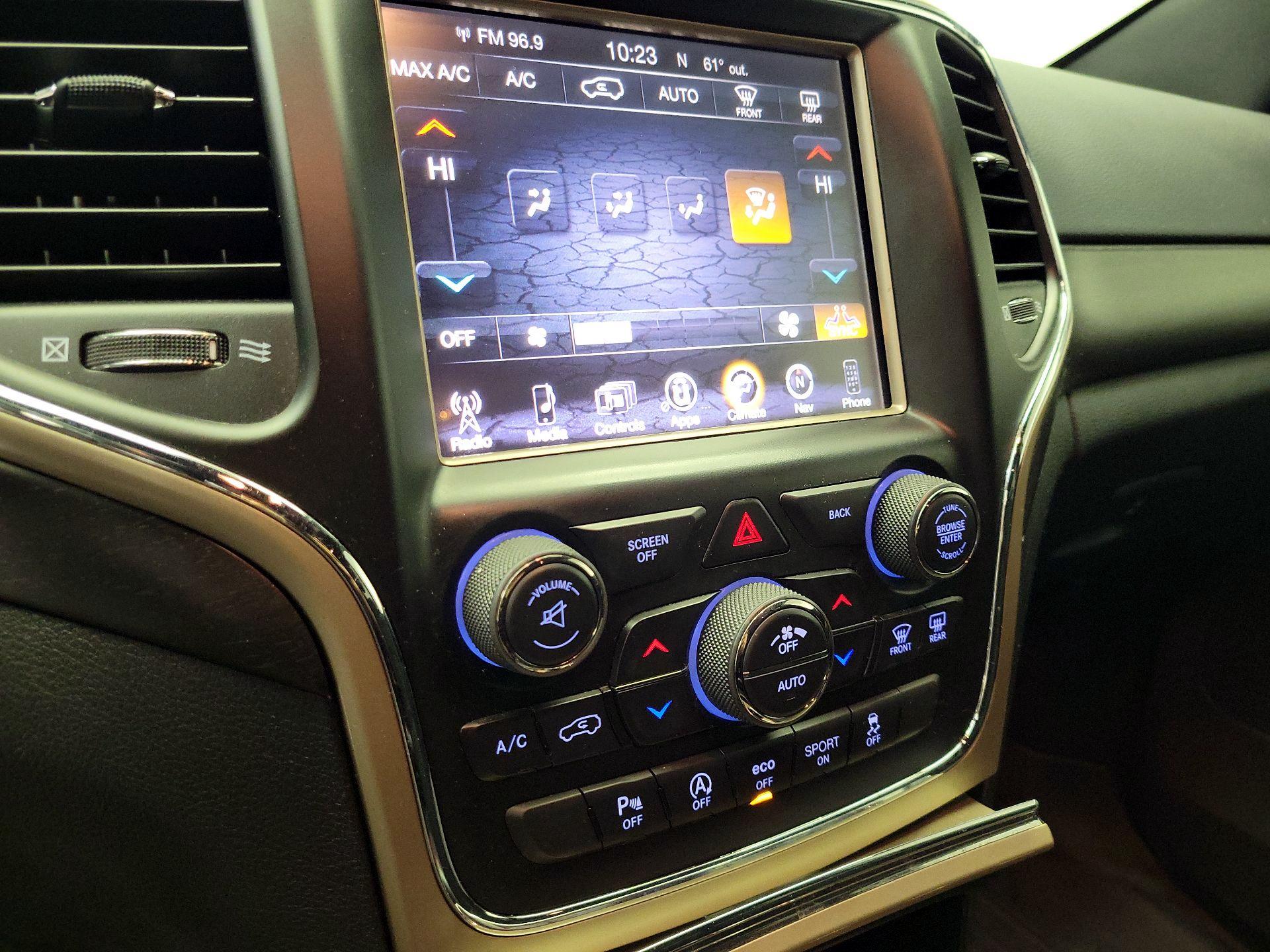 Thumbnail: 2017 Jeep Grand Cherokee - 17