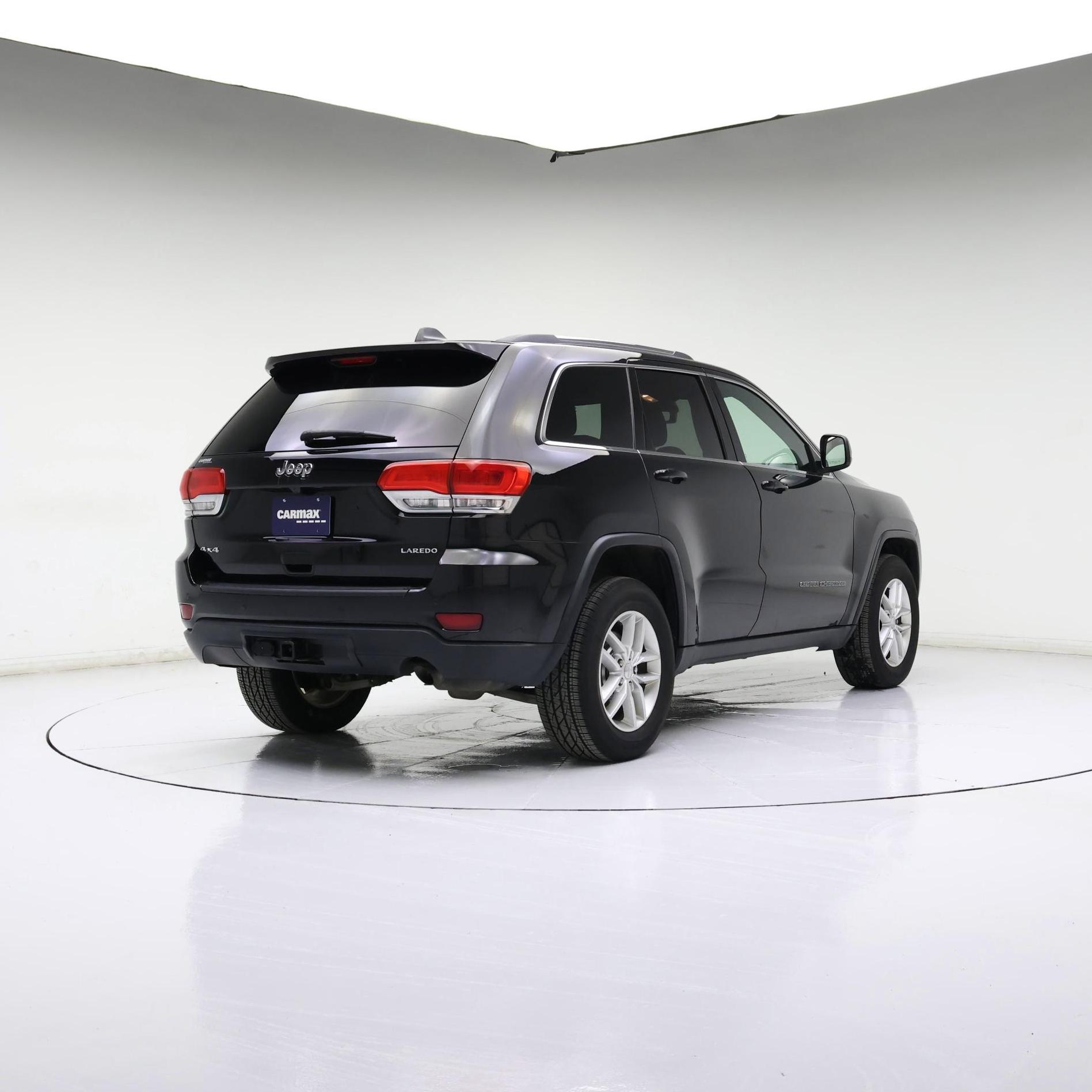 Thumbnail: 2017 Jeep Grand Cherokee - 8