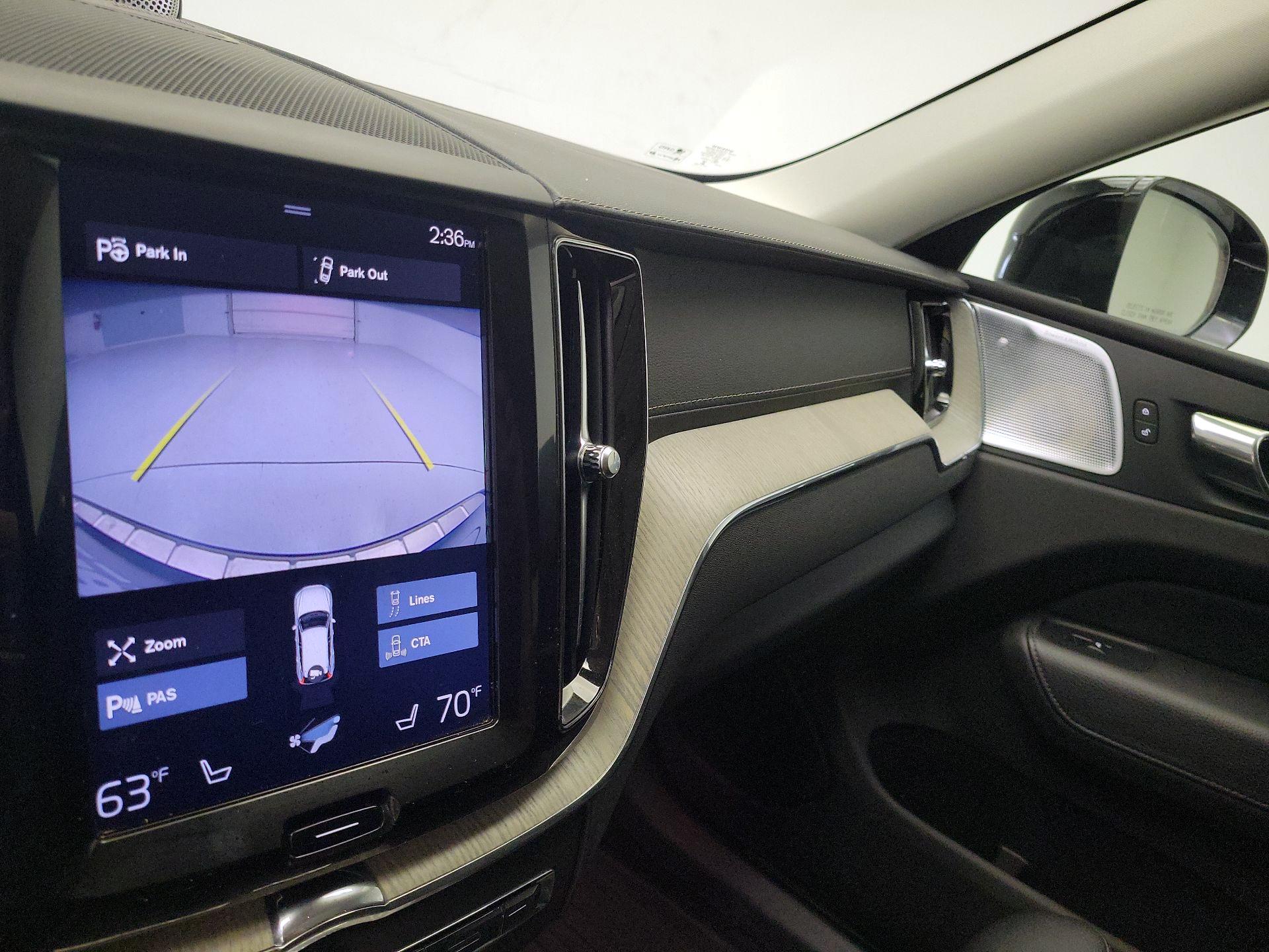 Thumbnail: 2018 Volvo XC60 - 14