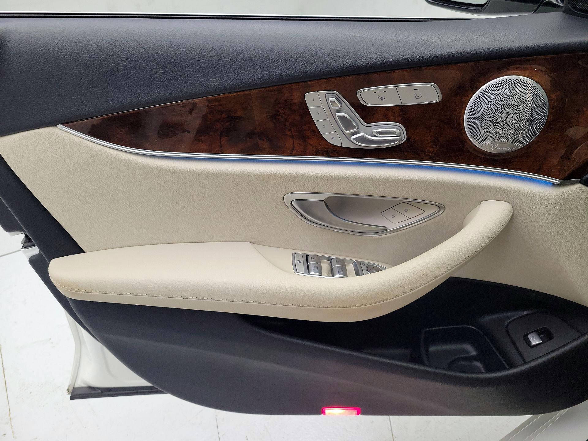 Thumbnail: 2019 Mercedes-Benz E-Class - 12