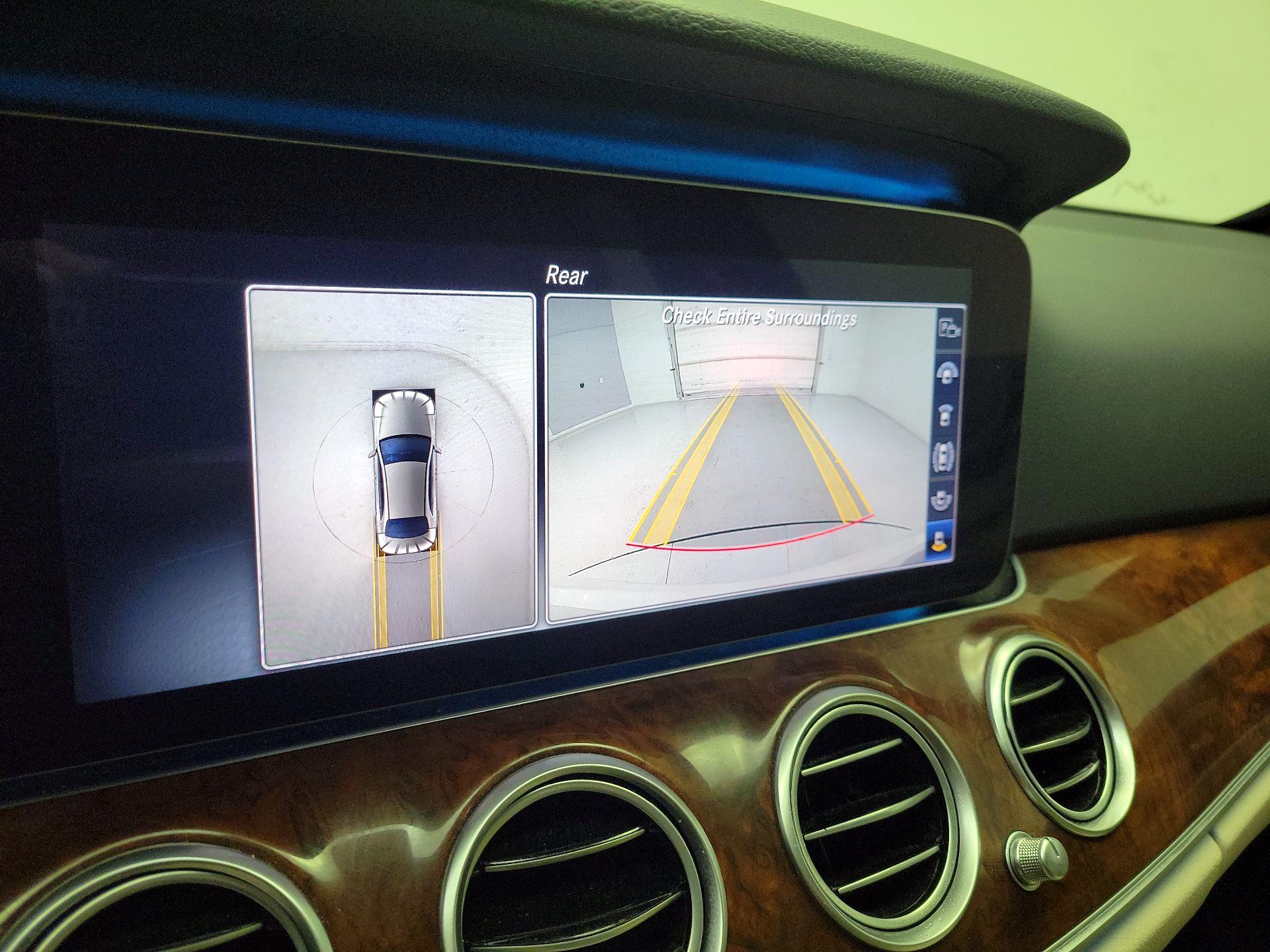 Thumbnail: 2019 Mercedes-Benz E-Class - 15