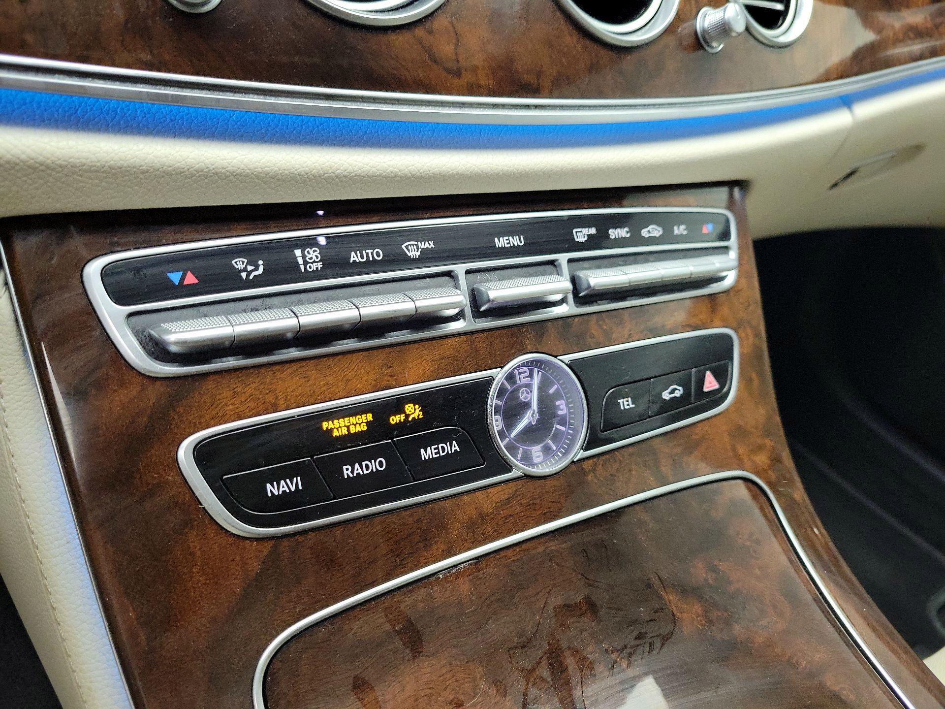 Thumbnail: 2019 Mercedes-Benz E-Class - 17