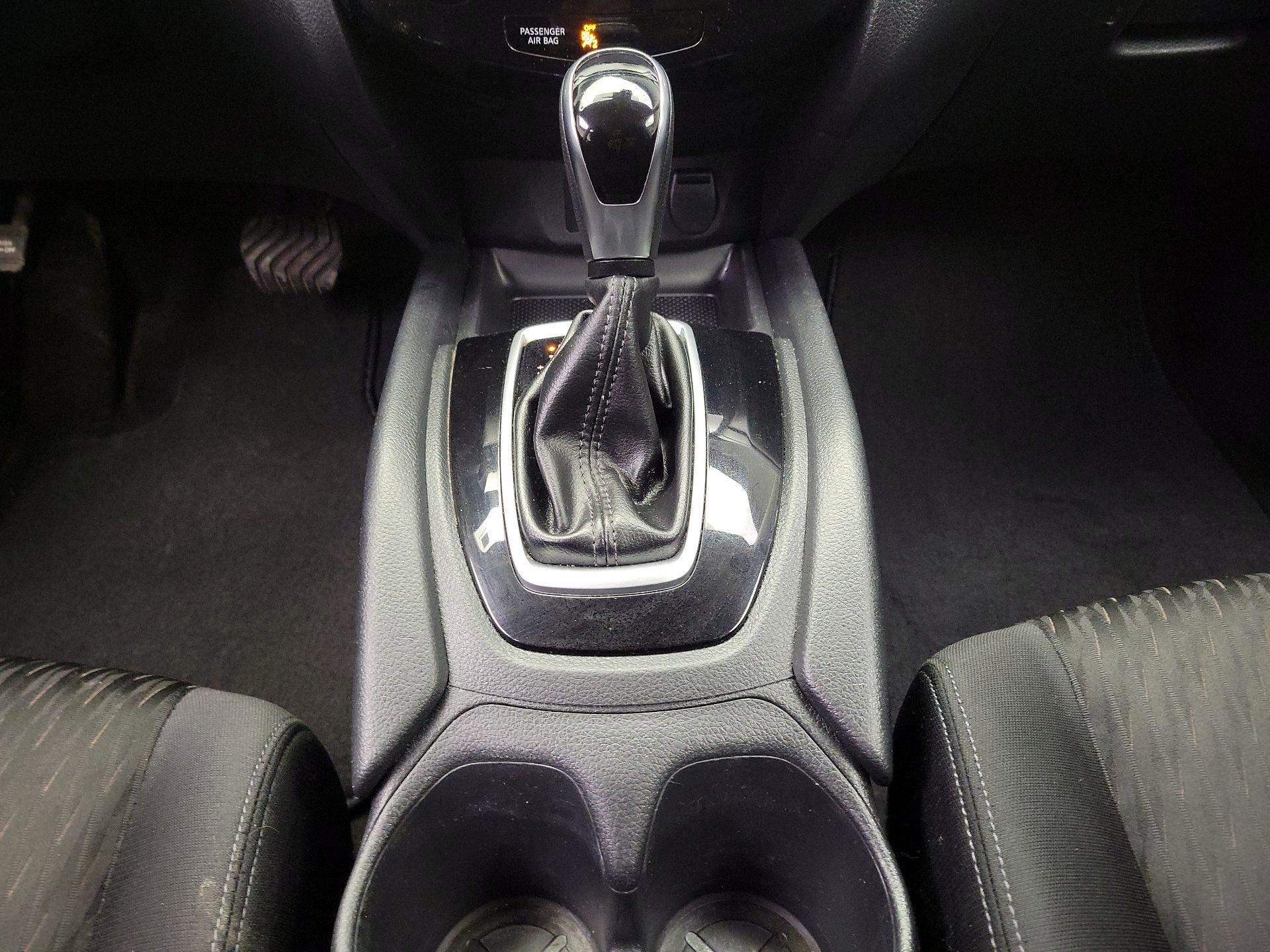 Thumbnail: 2019 Nissan Rogue - 17