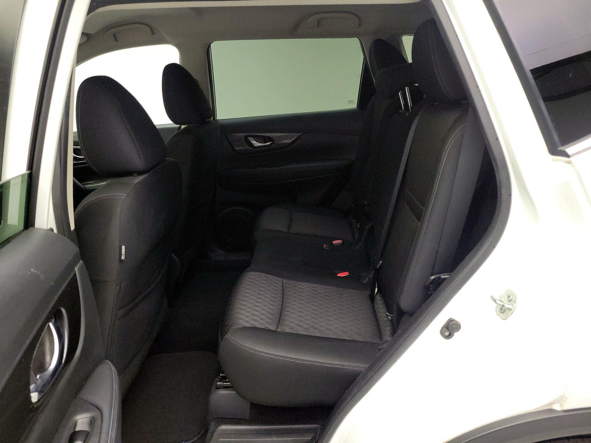 Thumbnail: 2019 Nissan Rogue - 19