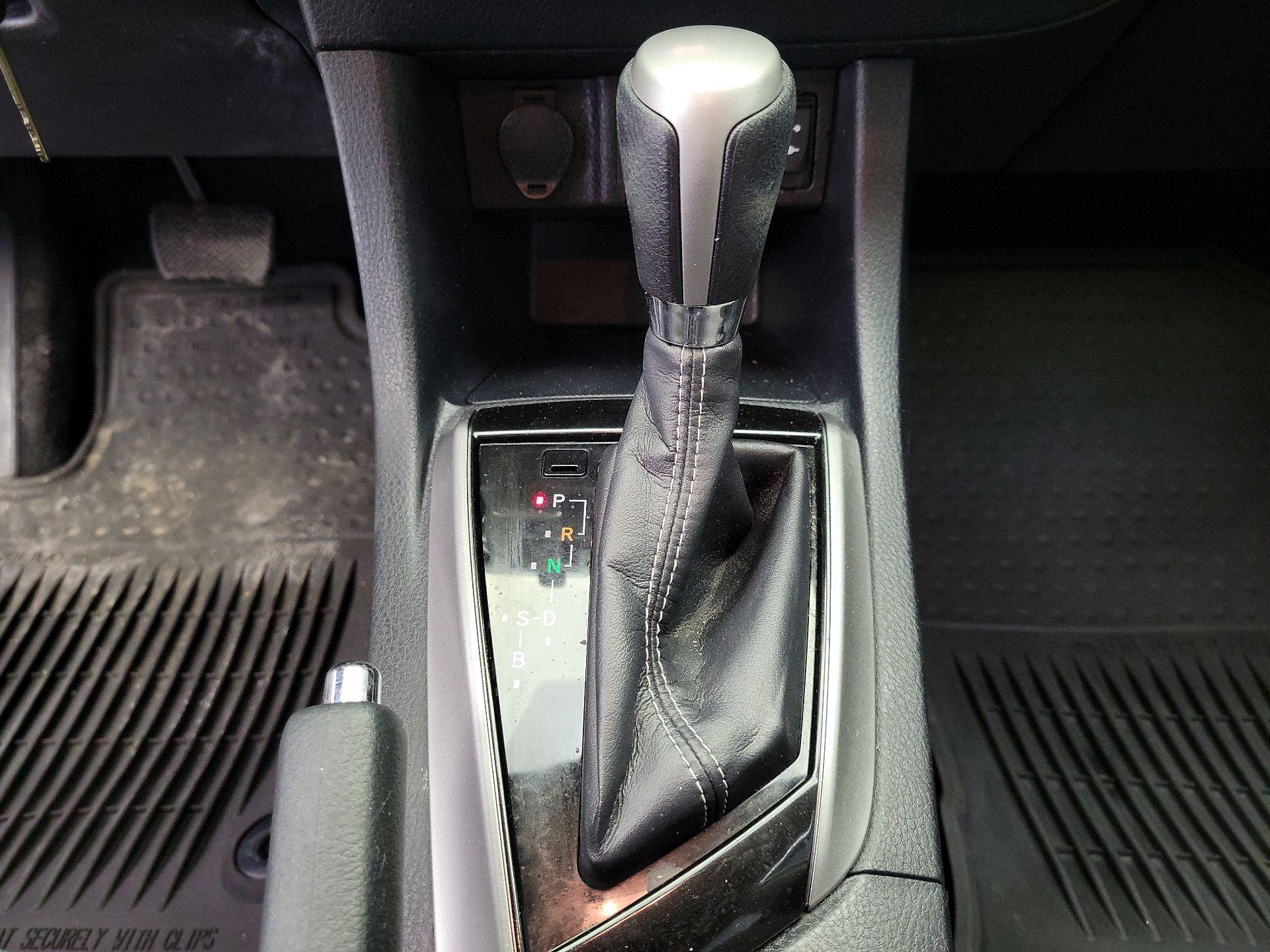 Thumbnail: 2016 Toyota Corolla - 16